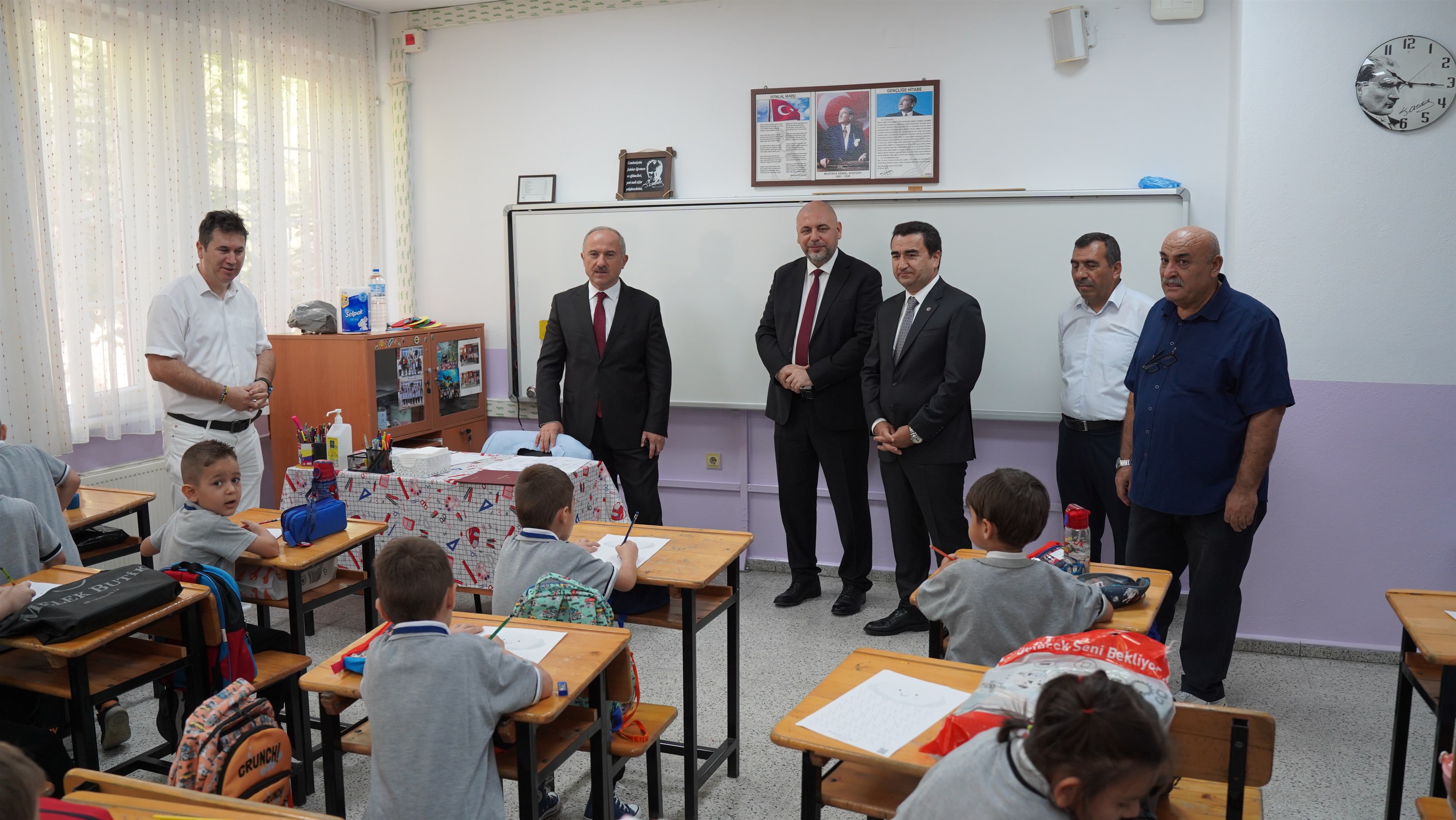 Başkan Aydın, öğrencilerin okul heyecanına ortak oldu