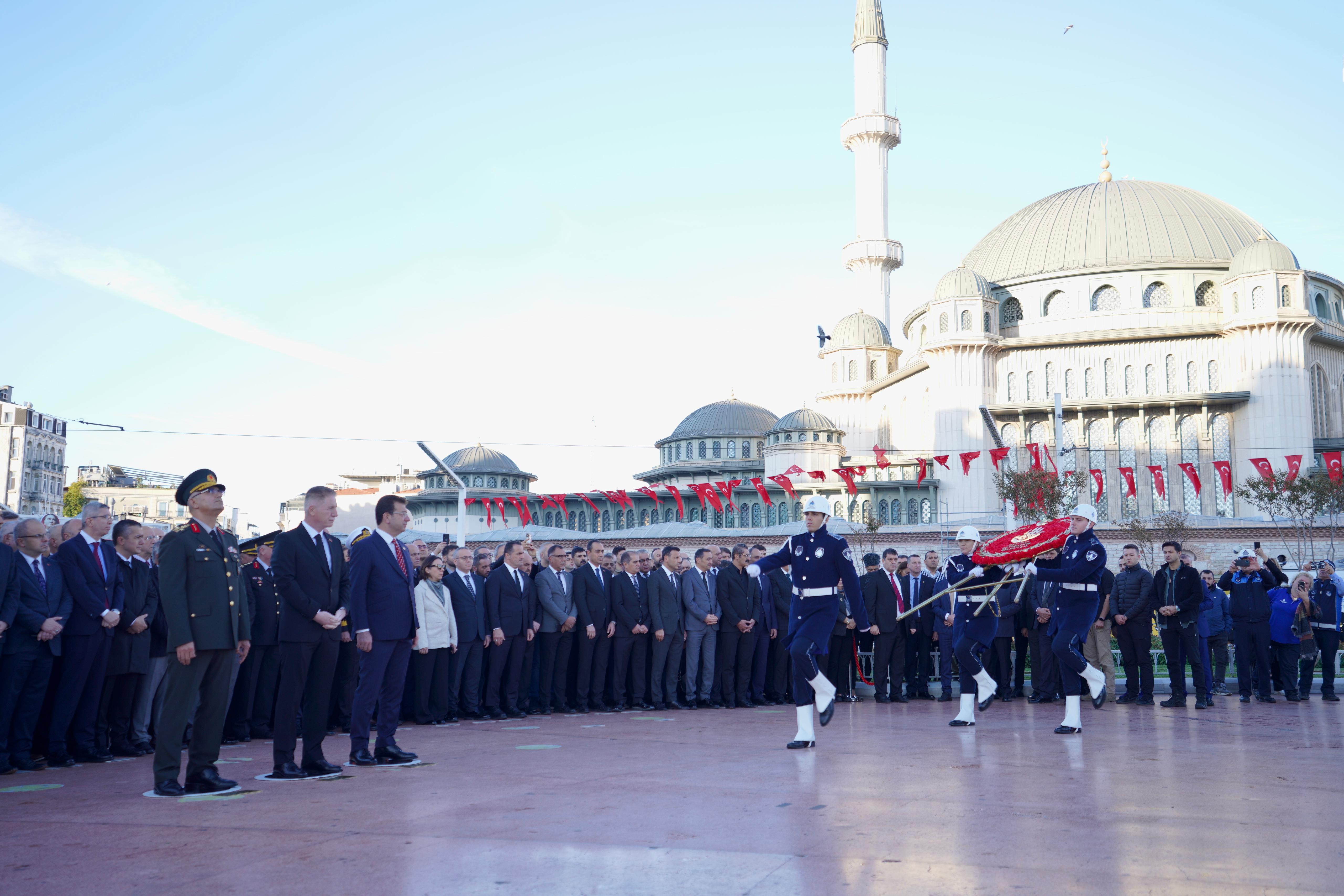 Ulu Önder Mustafa Kemal Atatürk, Taksim’de anıldı
