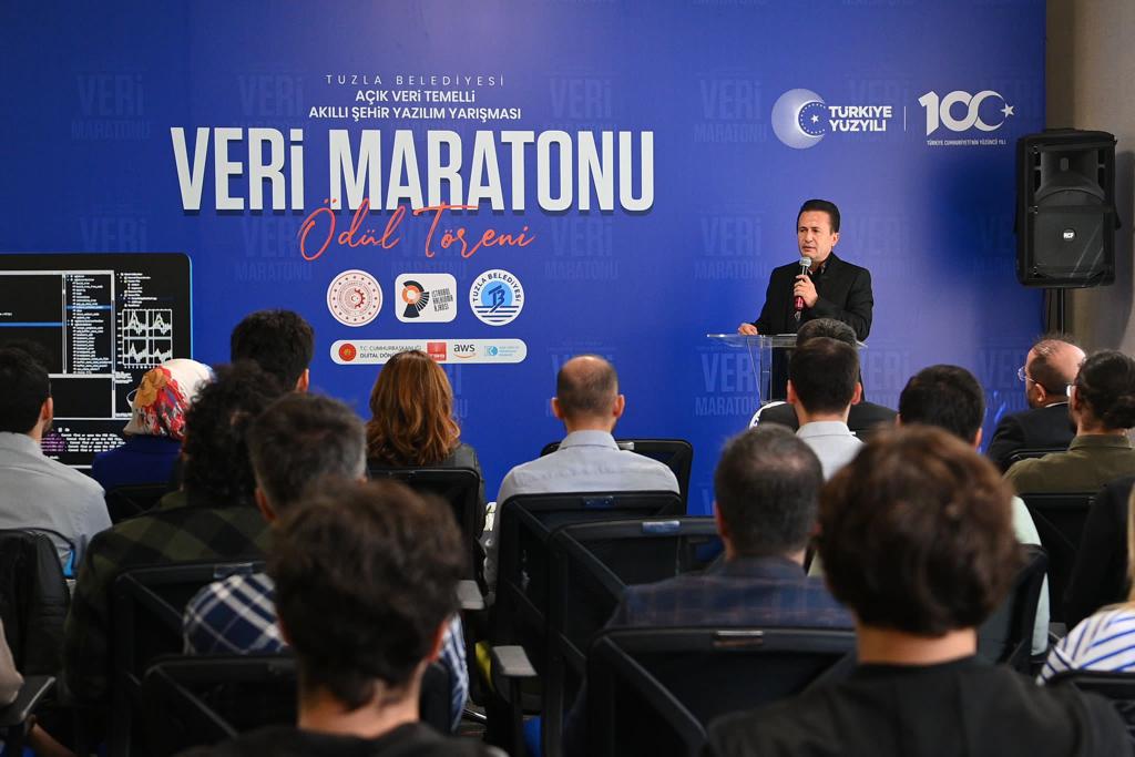 Tuzla’da düzenlenen ‘Veri Maratonu Yarışması’nda ödüller sahiplerini buldu