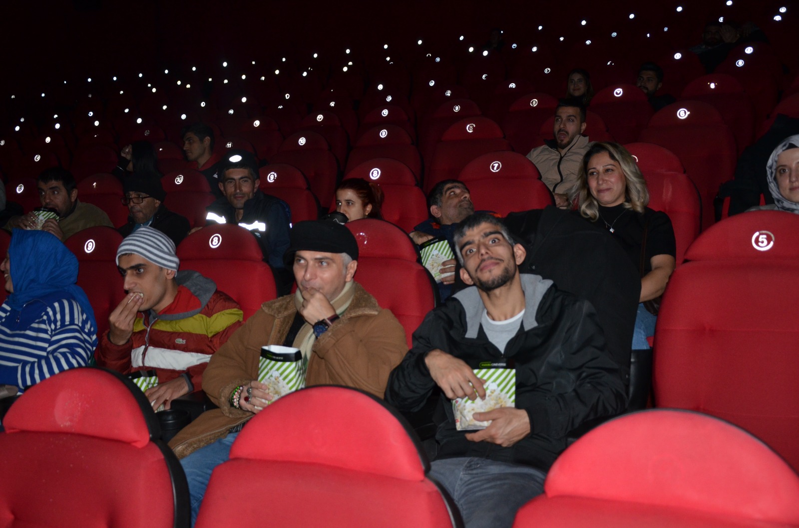 Diyarbakır Büyükşehir, engelli vatandaşlar için sinema etkinliği düzenledi