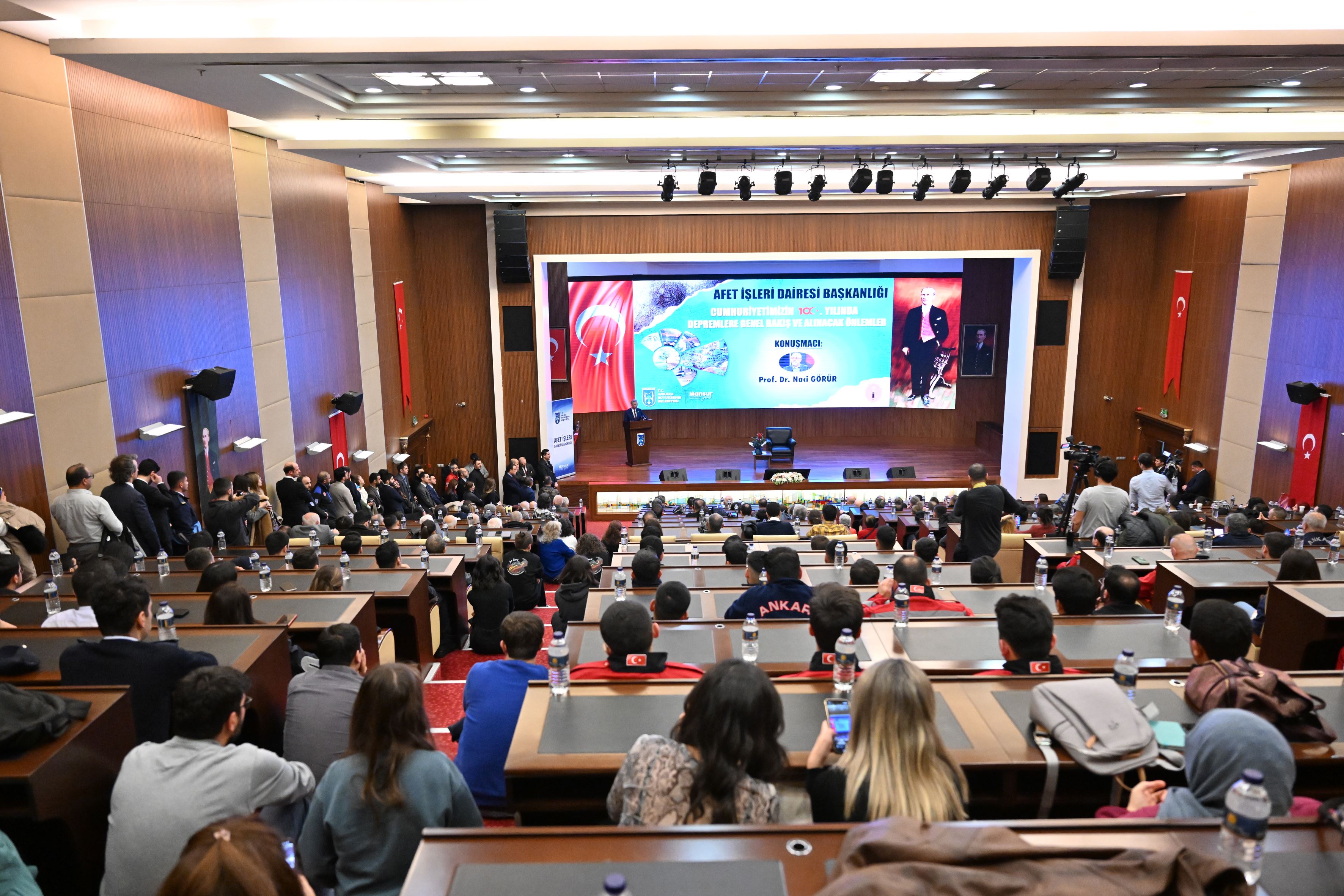 Ankara, depremlere genel bakış konulu konferansa ev sahipliği yaptı