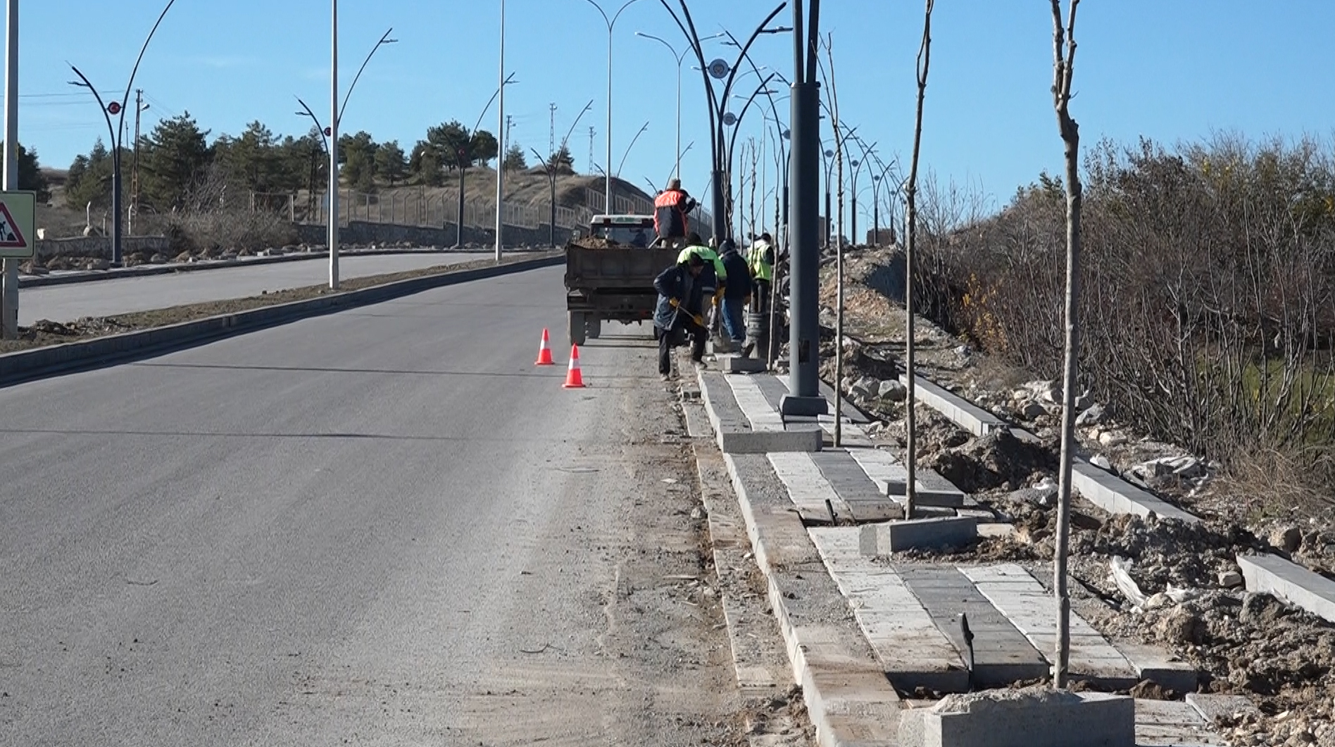 Malatya Büyükşehir Belediyesi, Kuzey Kuşak Yolu’nu yeşillendiriyor
