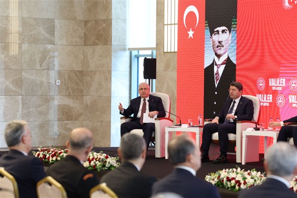 Milli Savunma Bakanı Güler, Valiler Toplantısı’na katıldı