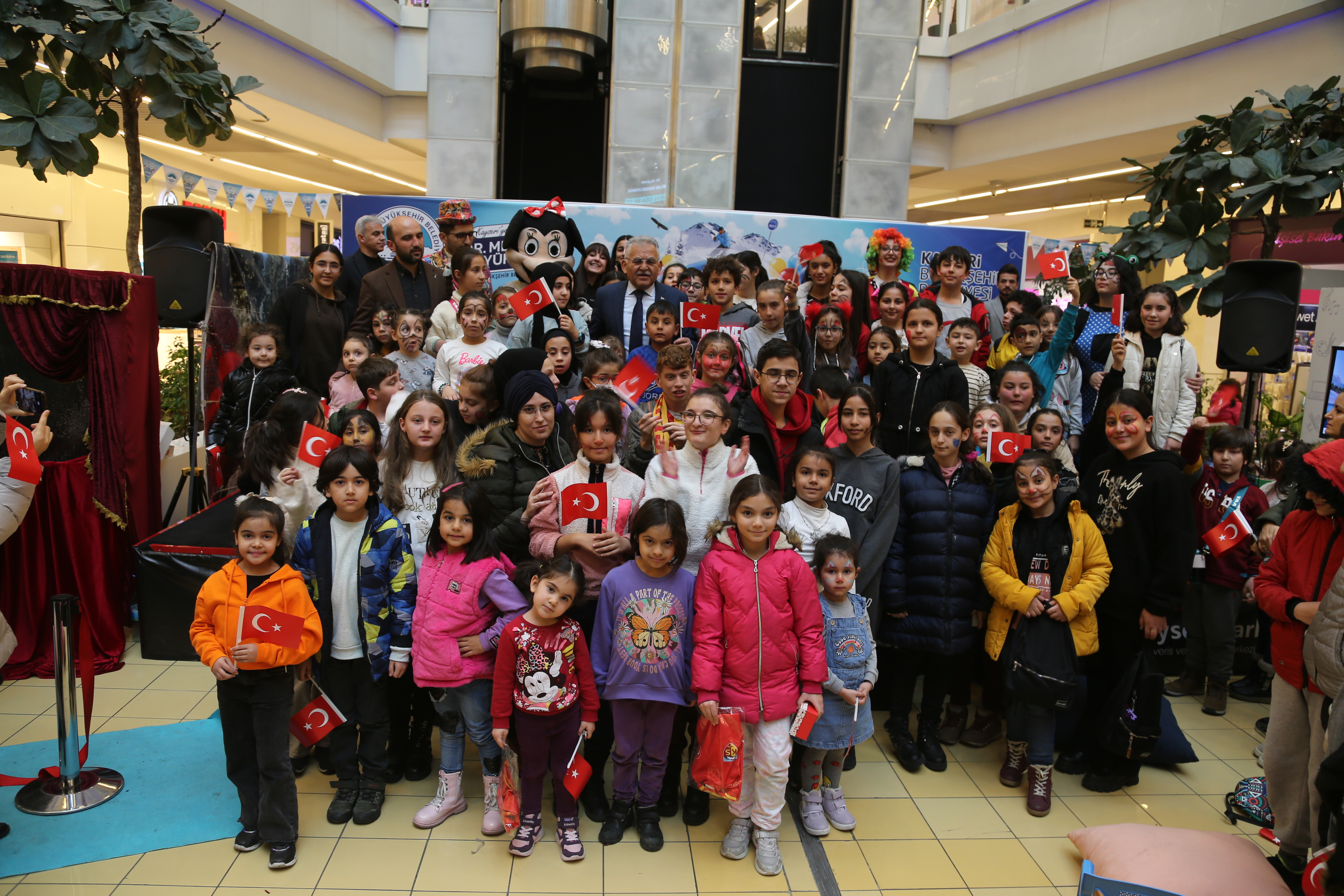 Kayseri’de çocuklar ‘Tatil Şenliği’ etkinliğinde buluştu