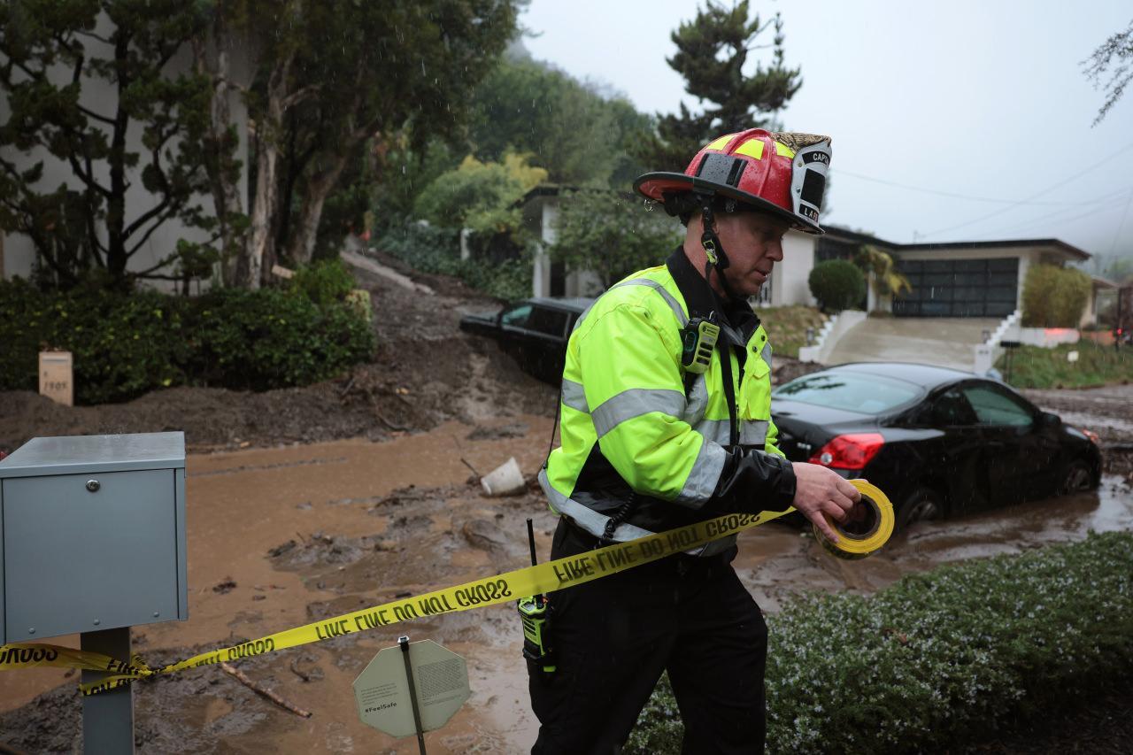 ABD’nin California eyaletini şiddetli fırtına vurdu
