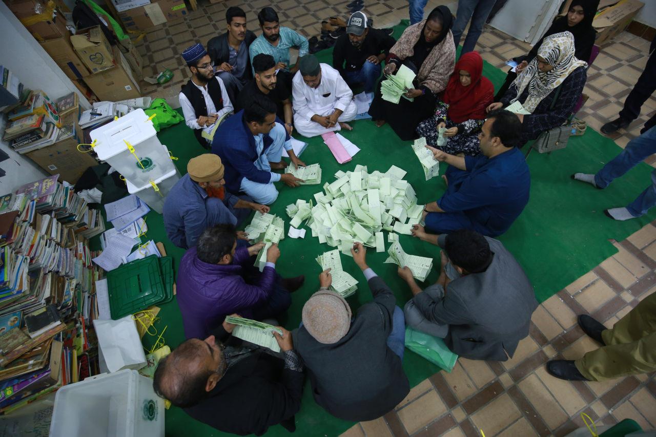 Son Dakika! Pakistan’da oy verme işlemi sona erdi