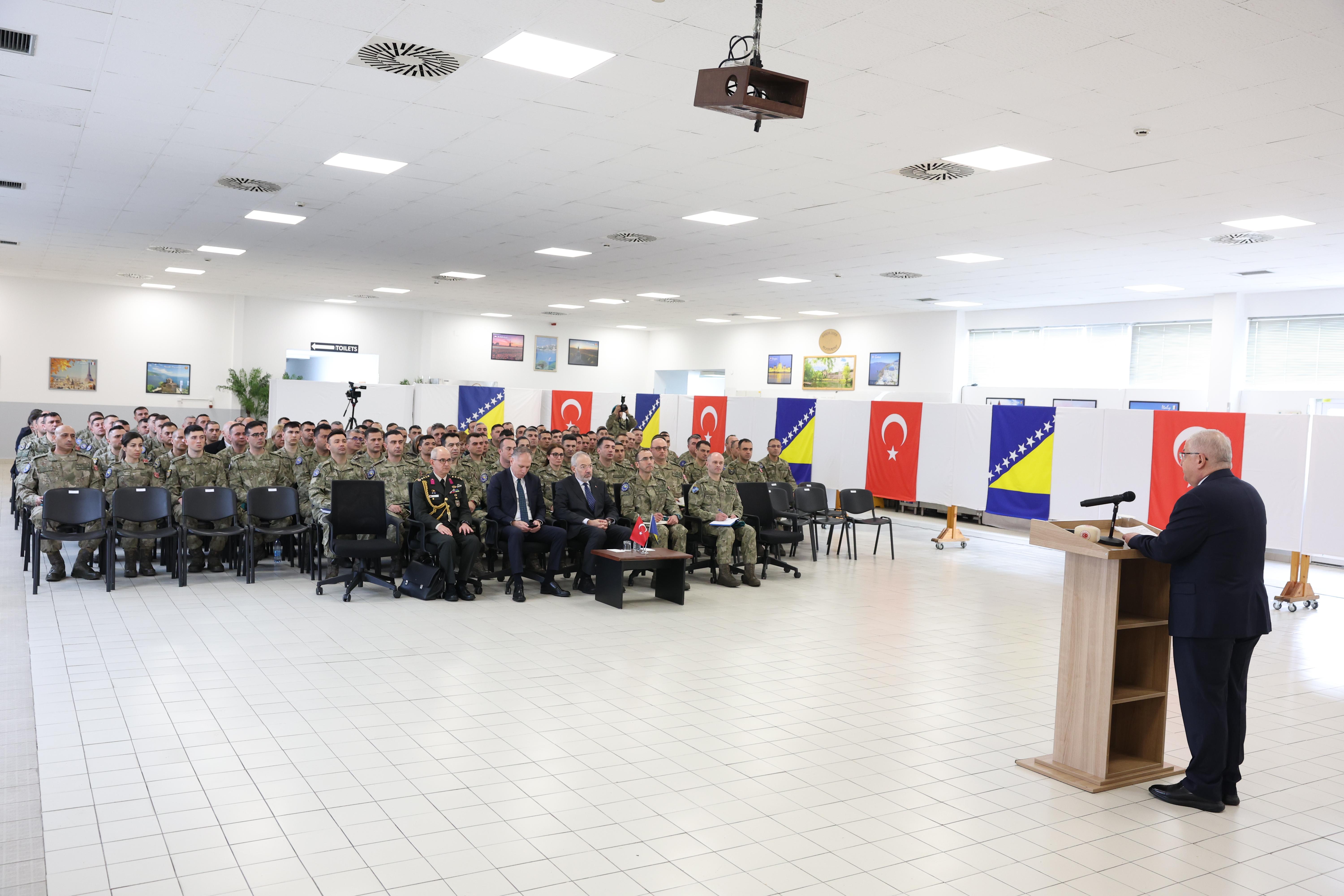 Milli Savunma Bakanı Güler, Bosna Hersek’te Türk Temsil Heyet Başkanlığını ziyaret etti