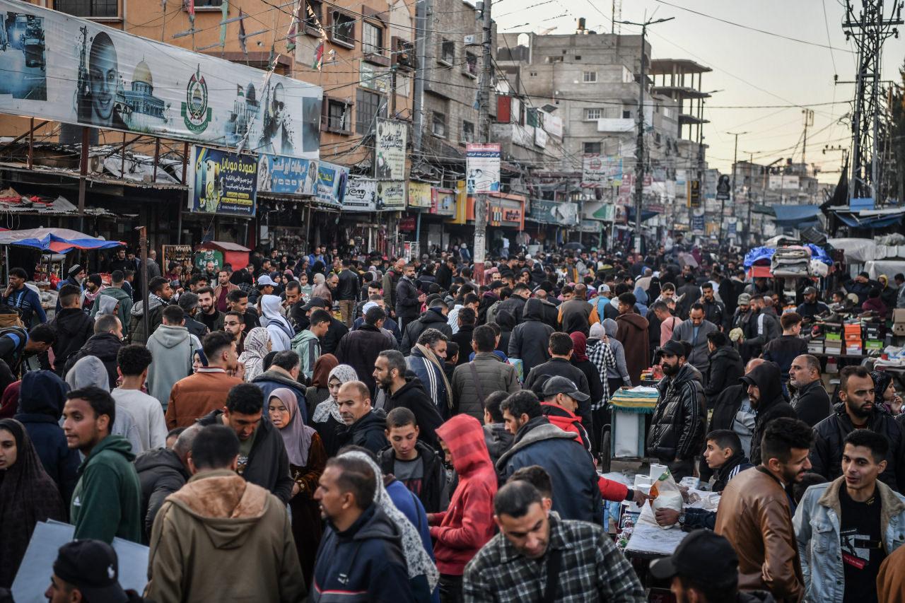 Mısır, Gazze yardımları için sınır bölgesindeki Refah’ta lojistik merkez kuruyor