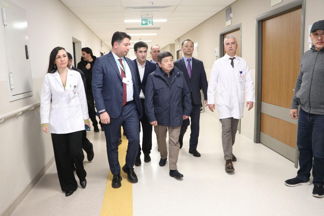 Kırgızistan Bakanlar Kurulu Başkanı Caparov’dan Türkiye hastanelerine övgü
