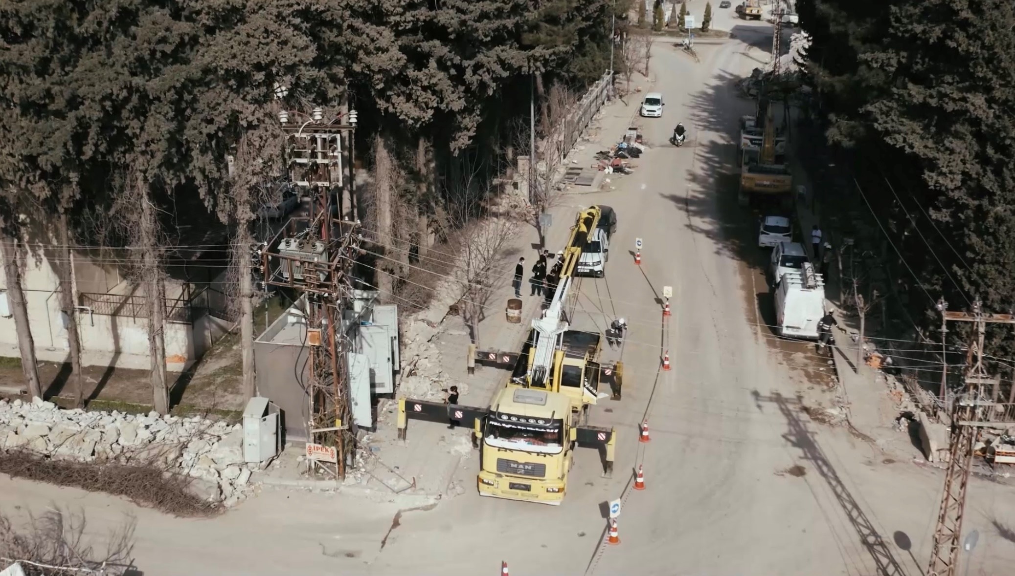 Toroslar EDAŞ’tan deprem bölgesinde asrın elektrik dağıtım operasyonu