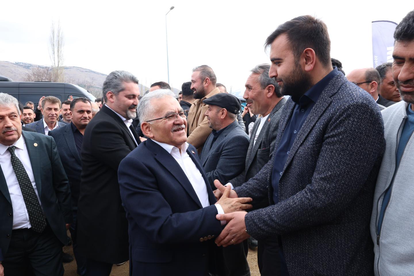 Başkan Büyükkılıç, Yahyalı’da temel atma ve açılış törenlerine katıldı