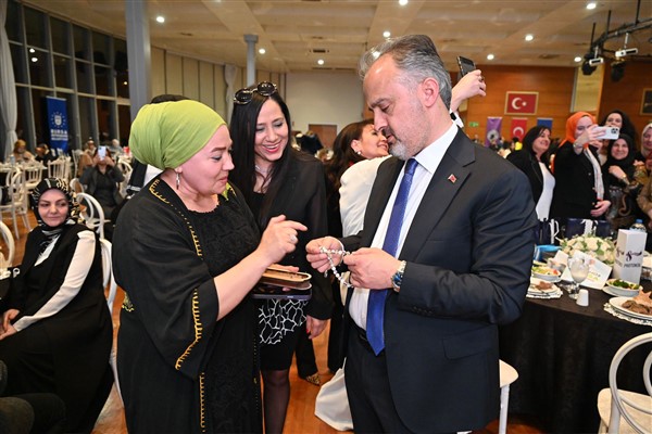 Bursa Belediyesi, 8 Mart’ta tüm kesimlerinden kadınları bir araya getirdi