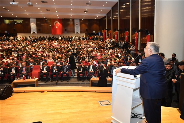 Başkan Büyükkılıç, Ülkü Ocakları Gençlik Buluşması’na katıldı