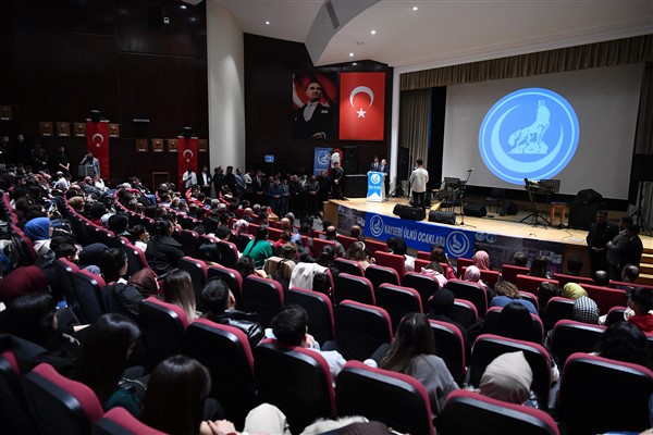 Başkan Büyükkılıç, Ülkü Ocakları Gençlik Buluşması’na katıldı