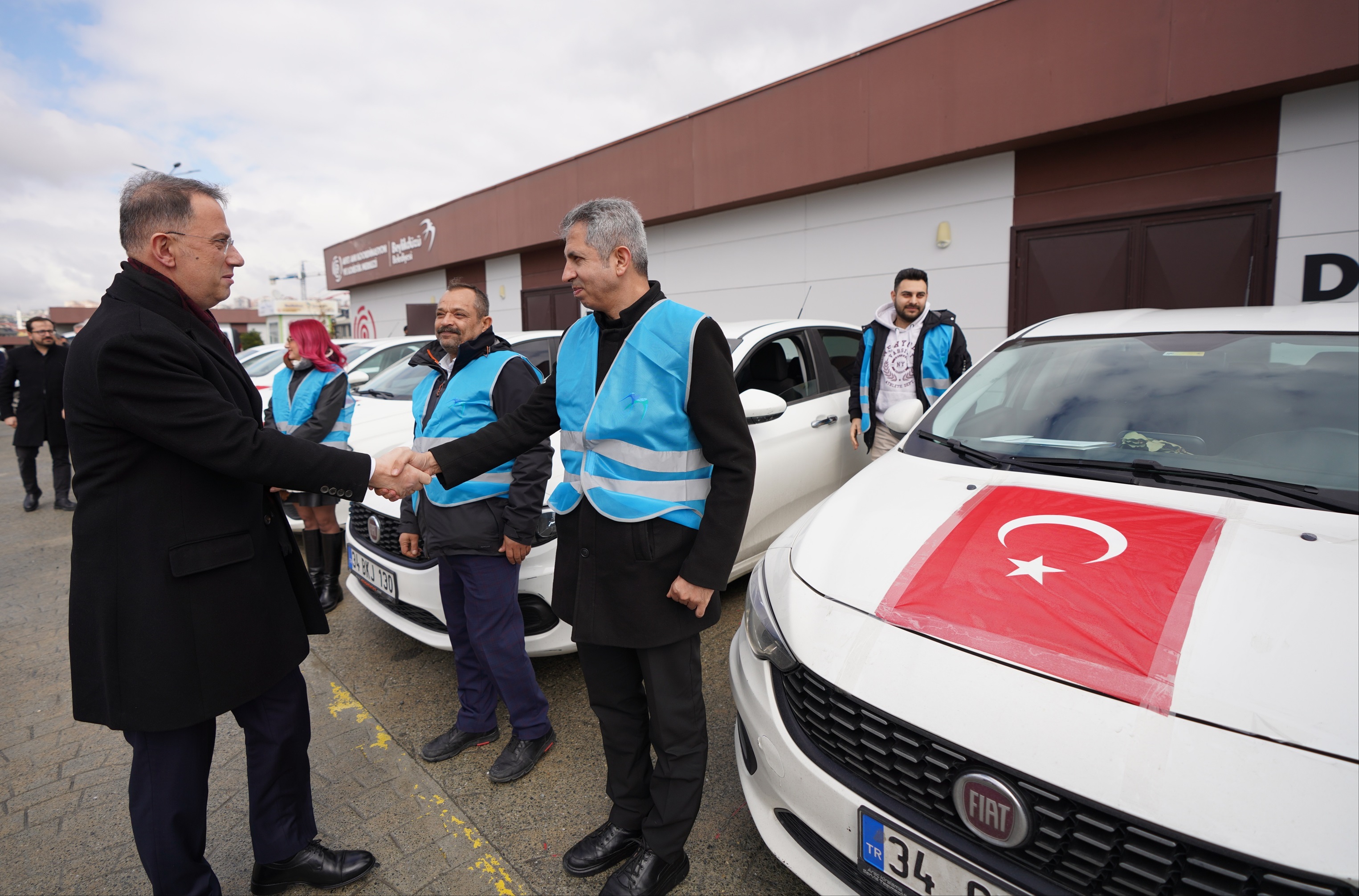 Beylikdüzü Belediyesi’nden İhtiyaç sahibi ailelere ramazan kolisi yardımı