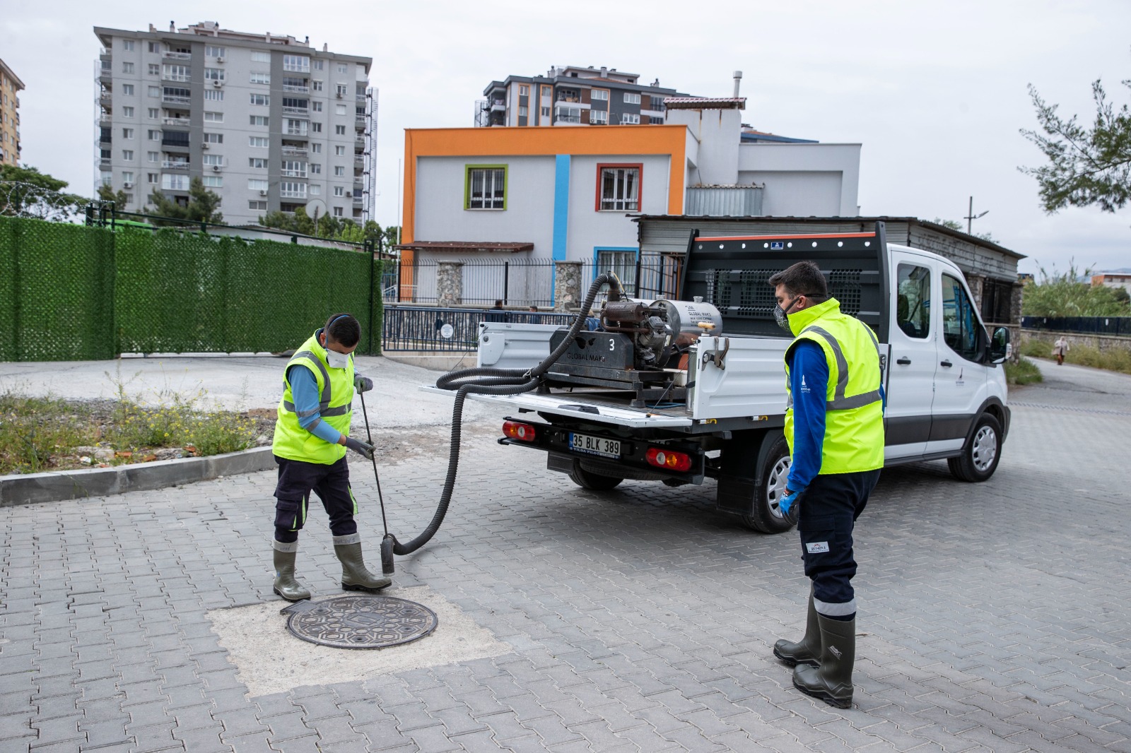 İzmir Büyükşehir, sivrisineklere yönelik mücadelesini yıl boyunca sürdürüyor