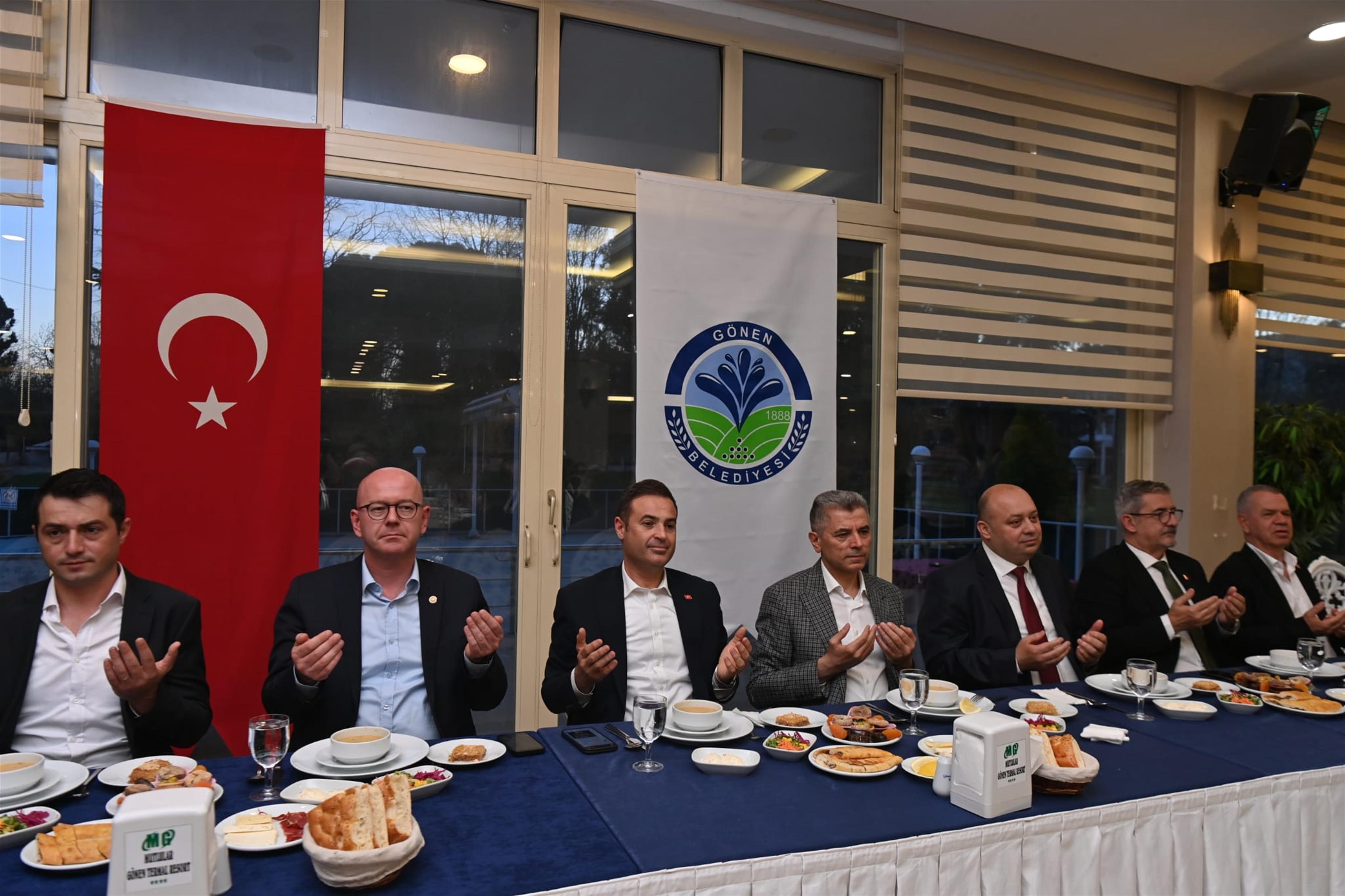 Balıkesir Büyükşehir Belediye Başkanı Akın’dan Gönen’e ziyaret