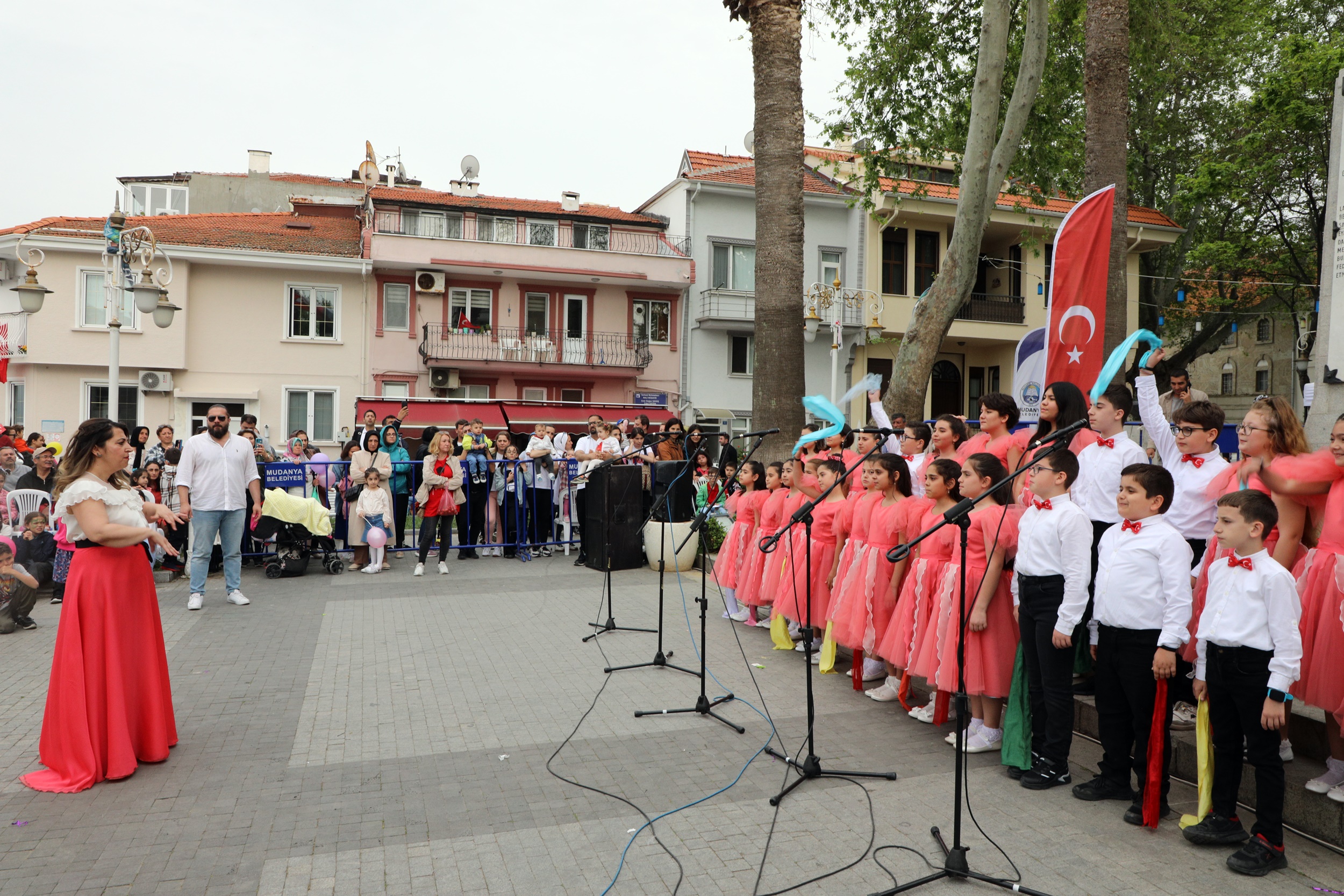 Mudanya’da 23 Nisan Ulusal Egemenlik ve Çocuk Bayramı etkinliklerle kutlandı