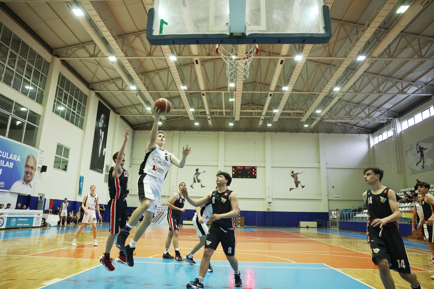 Kardeş Kentler Basketbol Turnuvası kupa töreni ile tamamlandı