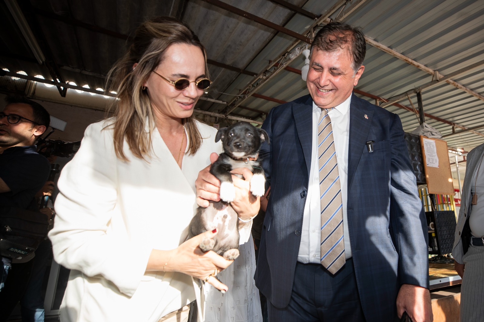 Başkan Tugay: Sahipsiz hayvanlarımızı iyi koşullarda yaşatmak için el ele verelim