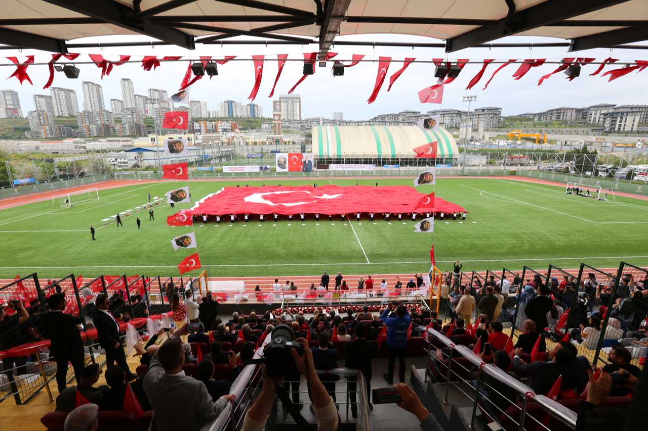 Küçükçekmece’de 19 Mayıs Mert Demir konseri ile kutlandı