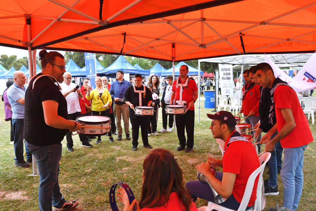 İzmir Büyükşehir Belediyesi’nden Engelliler Haftası etkinlikleri