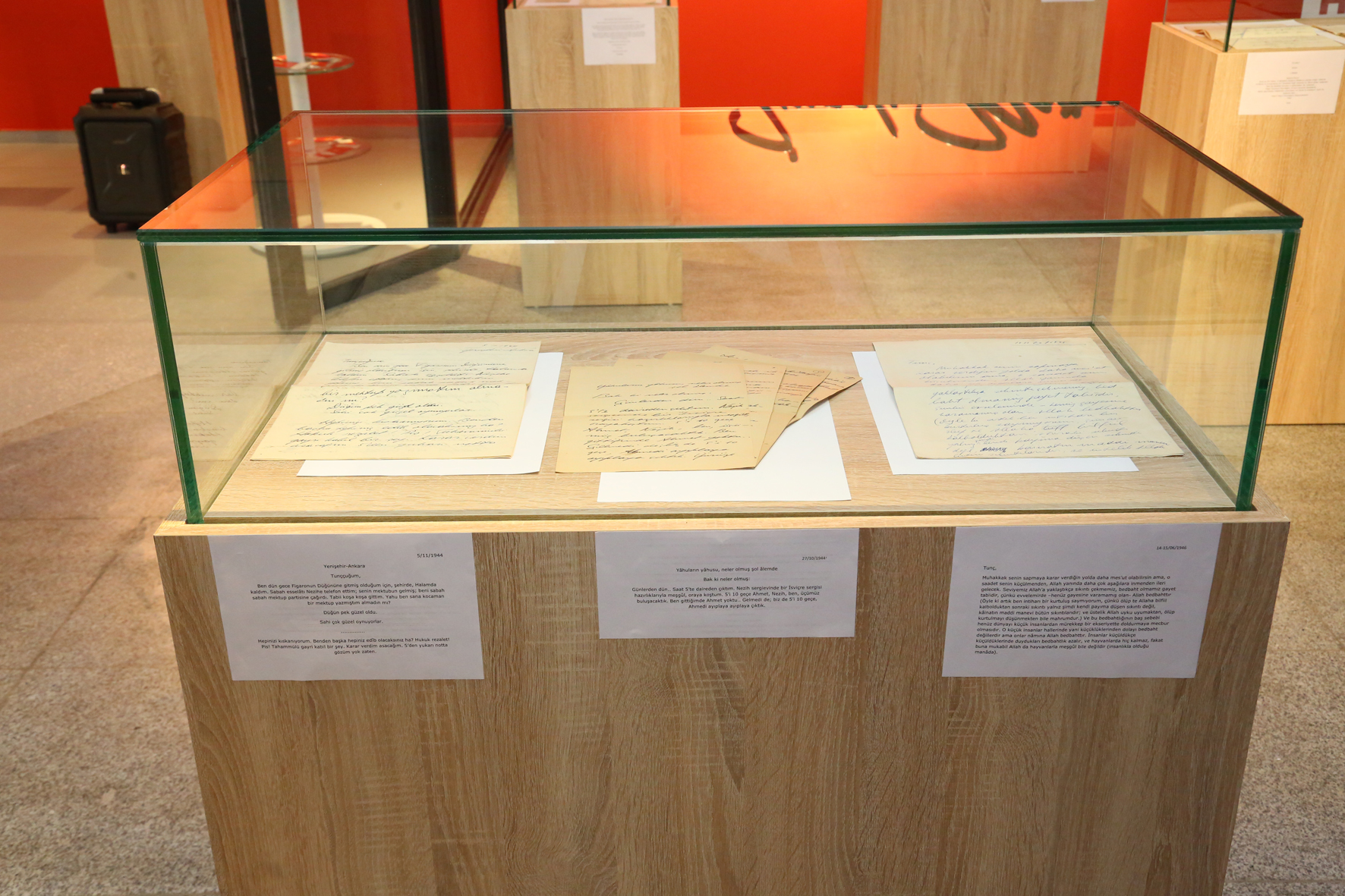 Ecevit’in gençlik yıllarını anlattığı el yazısı mektupları İmzalı Müze’de