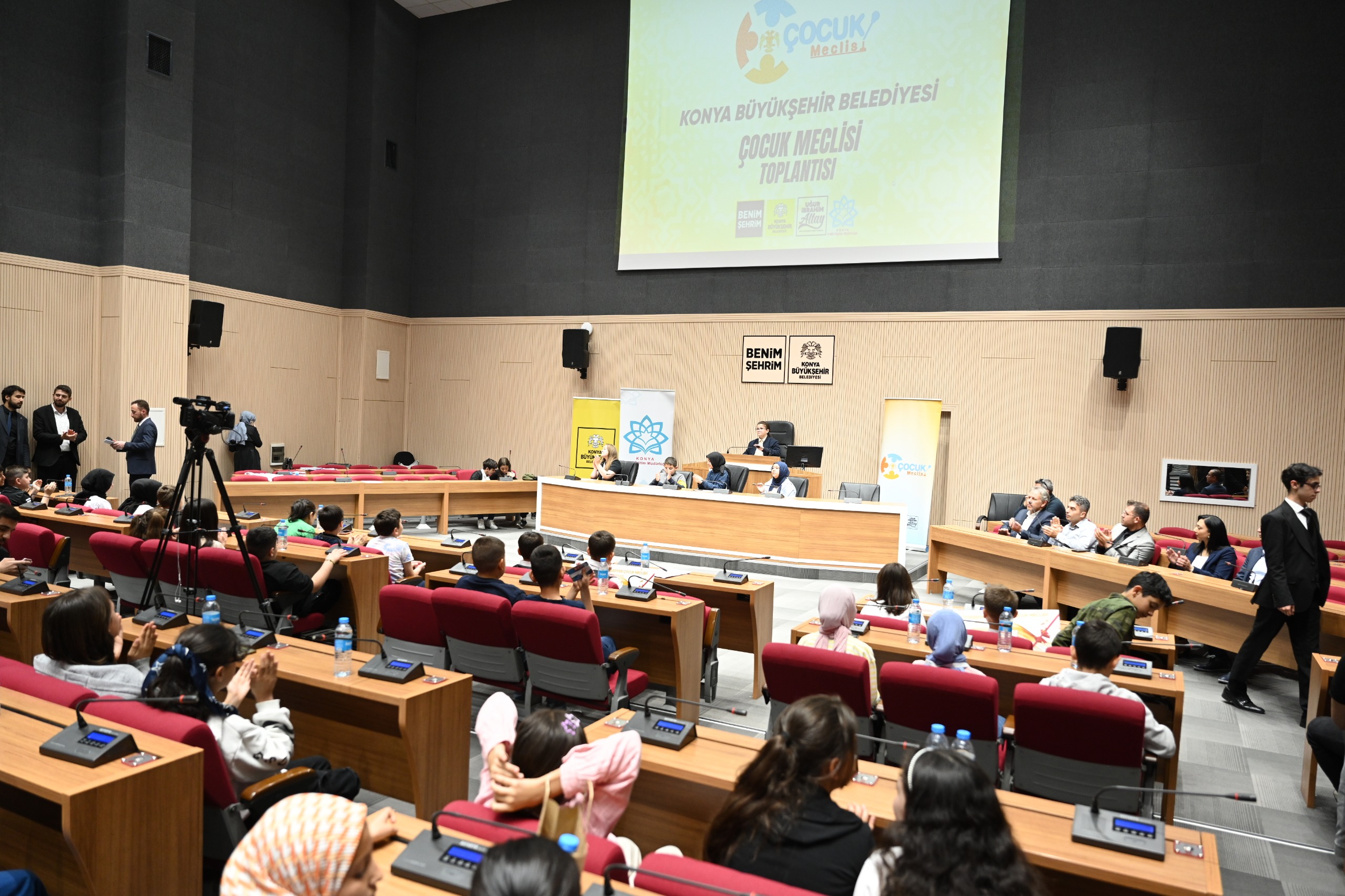 Konya Büyükşehir Belediyesi Çocuk Meclisi dönemin son toplantısını gerçekleştirdi
