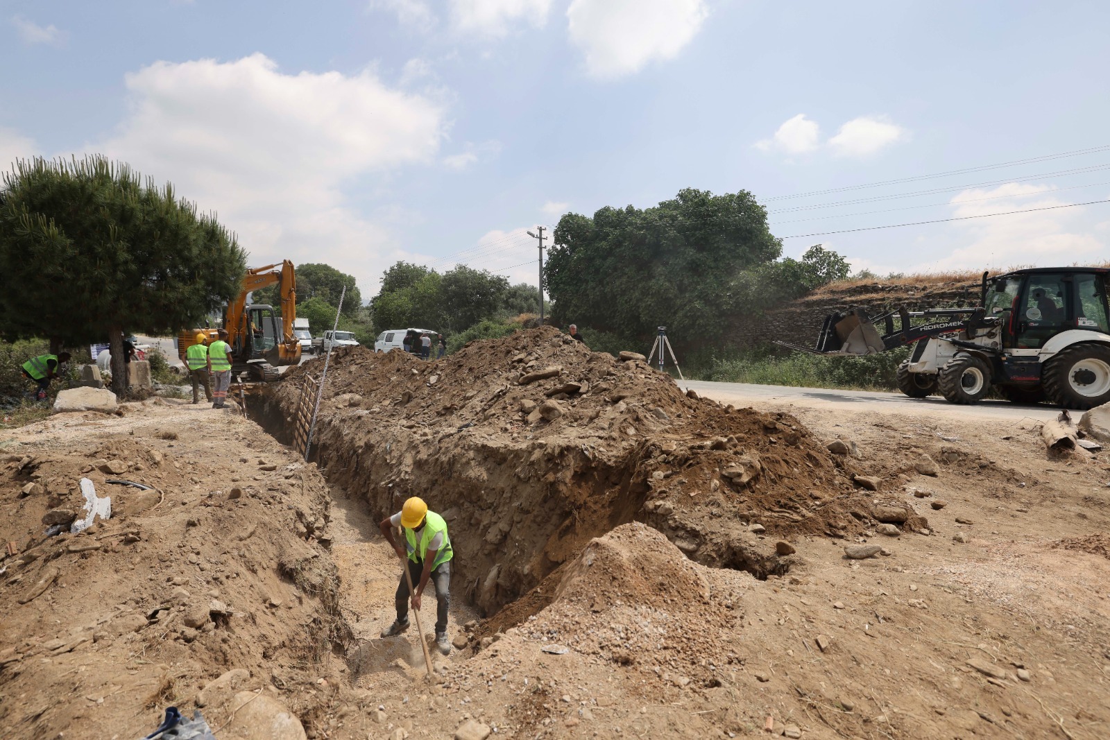 İzmir’de 7 kilometrelik atık su hattı imalatı yapılıyor