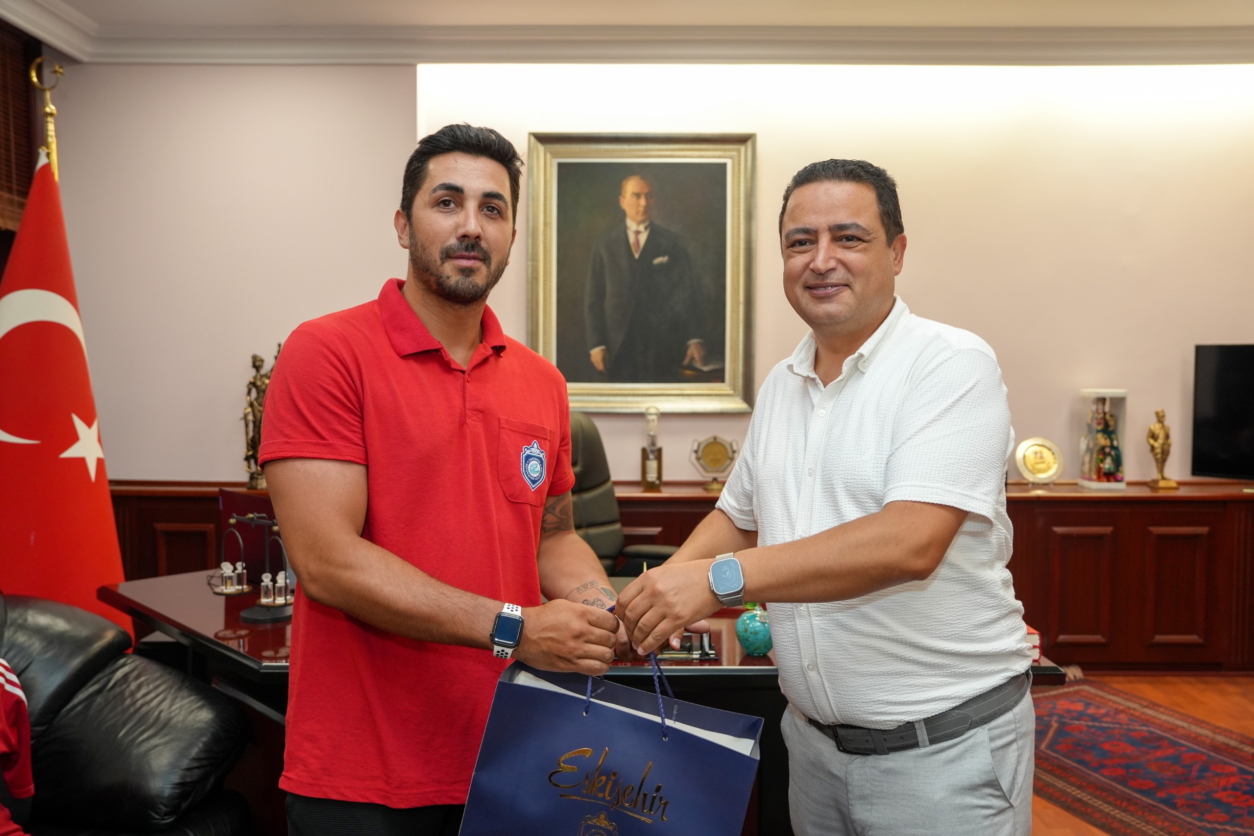 Eskişehir Büyükşehir Belediyesi milli sporcuları ödüllendirdi