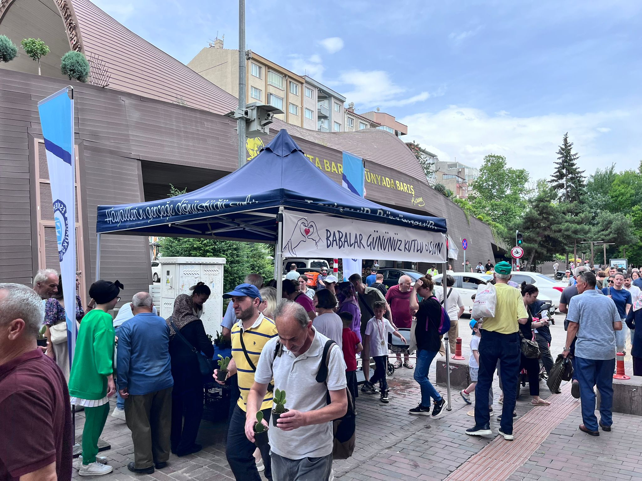 Eskişehir Büyükşehir Belediyesi’nden Babalar Günü çiçeği