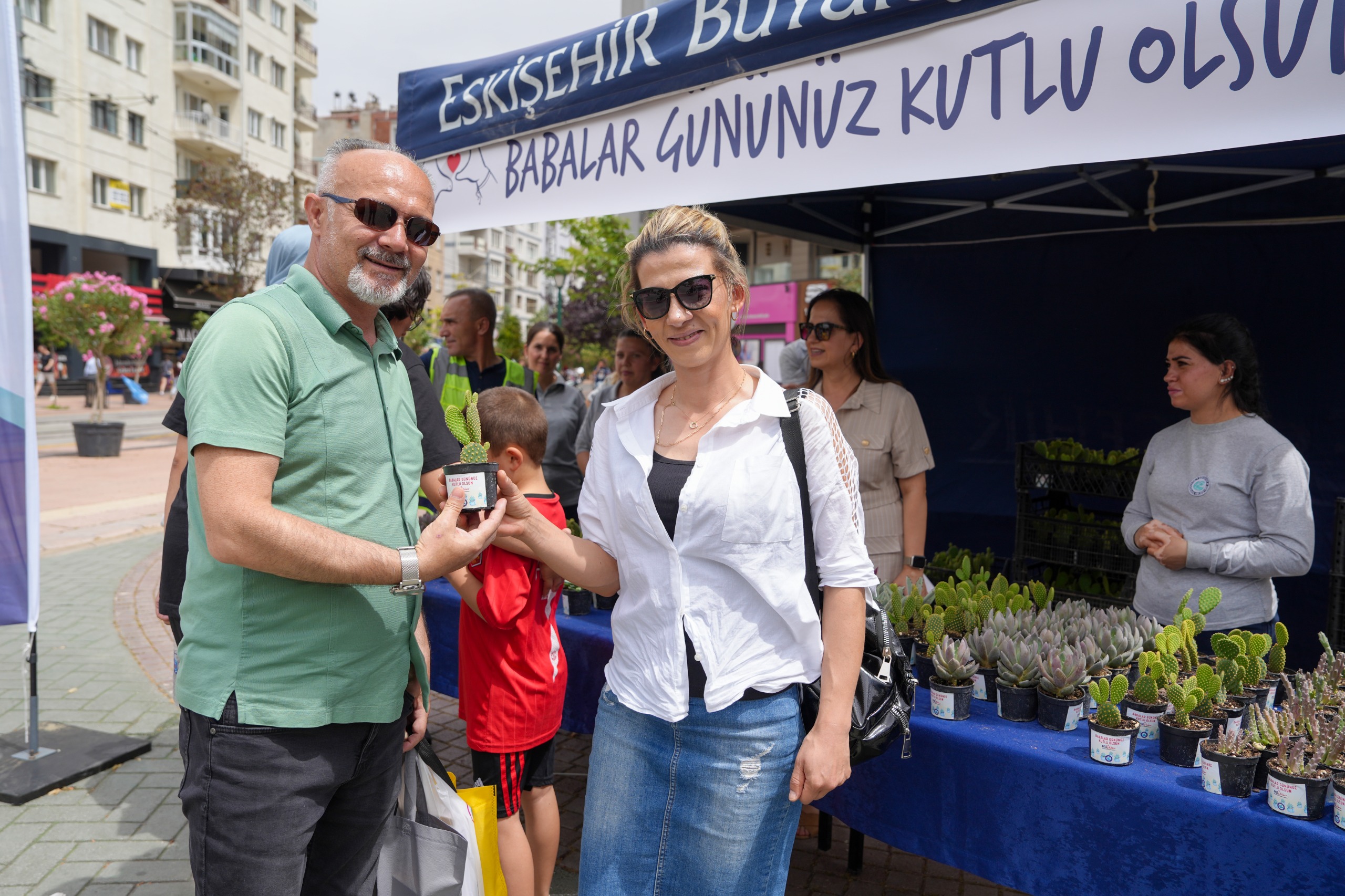 Eskişehir Büyükşehir Belediyesi’nden Babalar Günü çiçeği