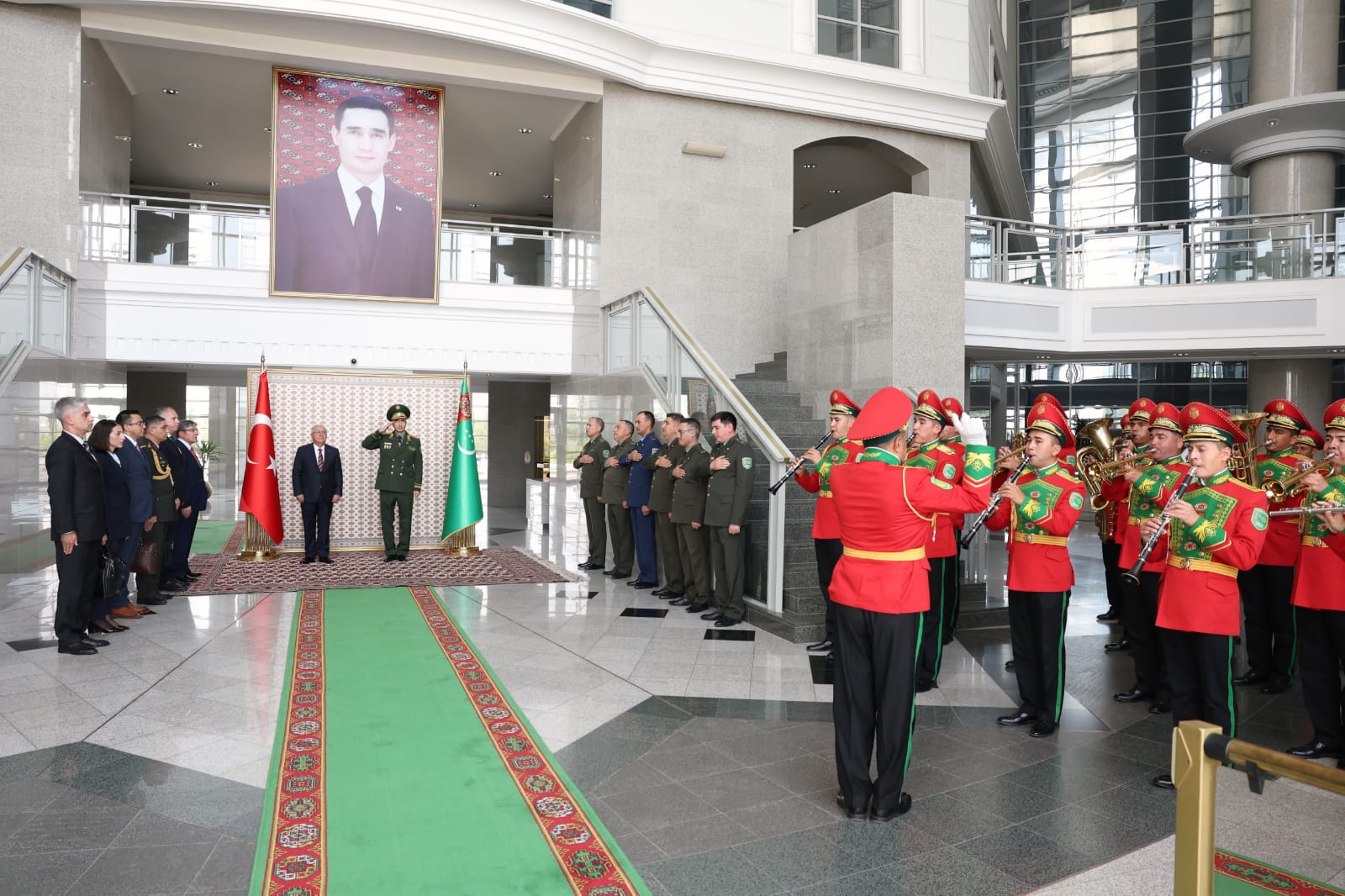 Bakan Güler, Türkmenistan Savunma Bakanı Gündogdiyev ile görüştü