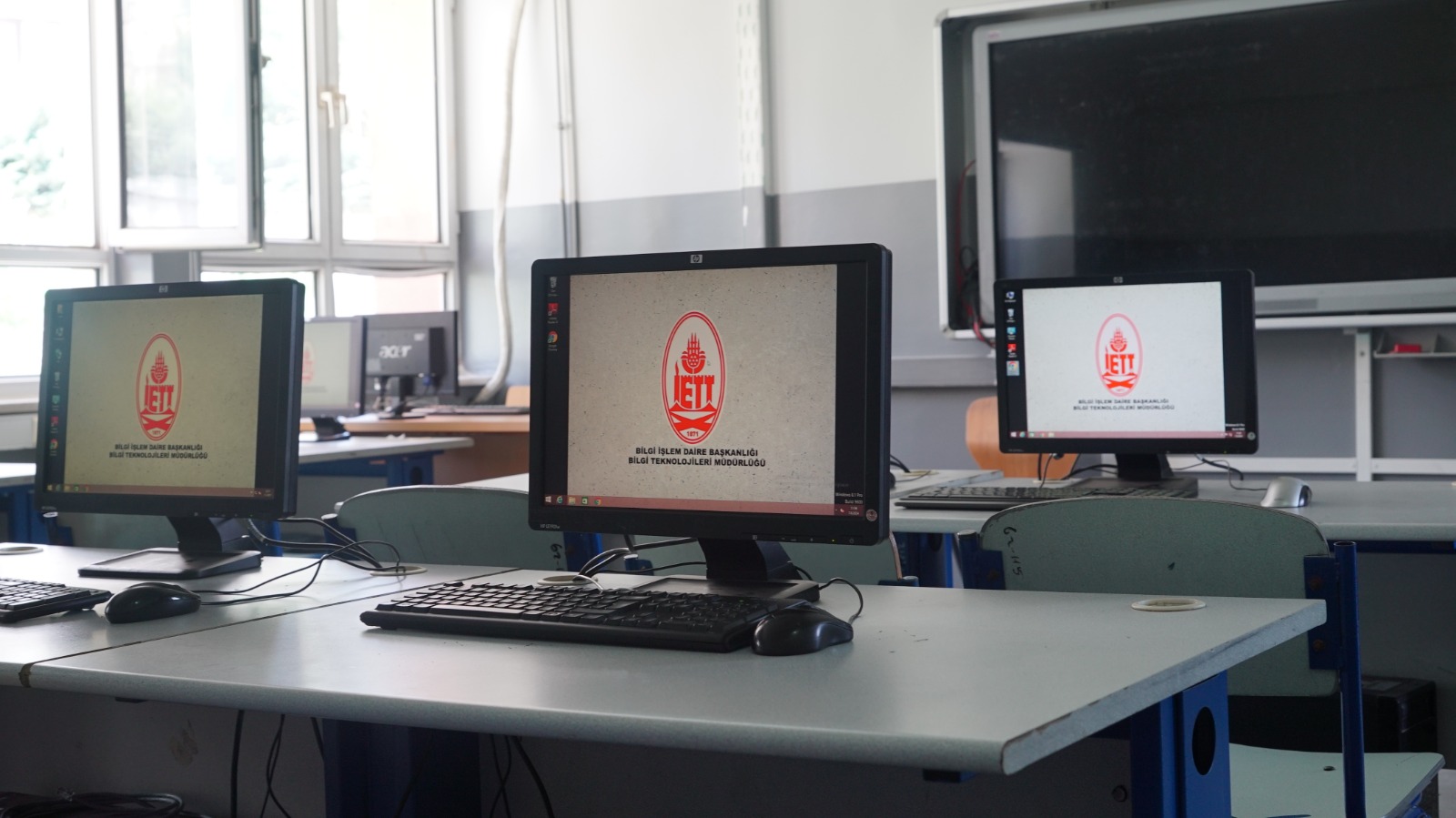 İETT, Tuzla Ahmet Yesevi Anadolu Lisesi’nin bilgisayar laboratuvarını yeniledi