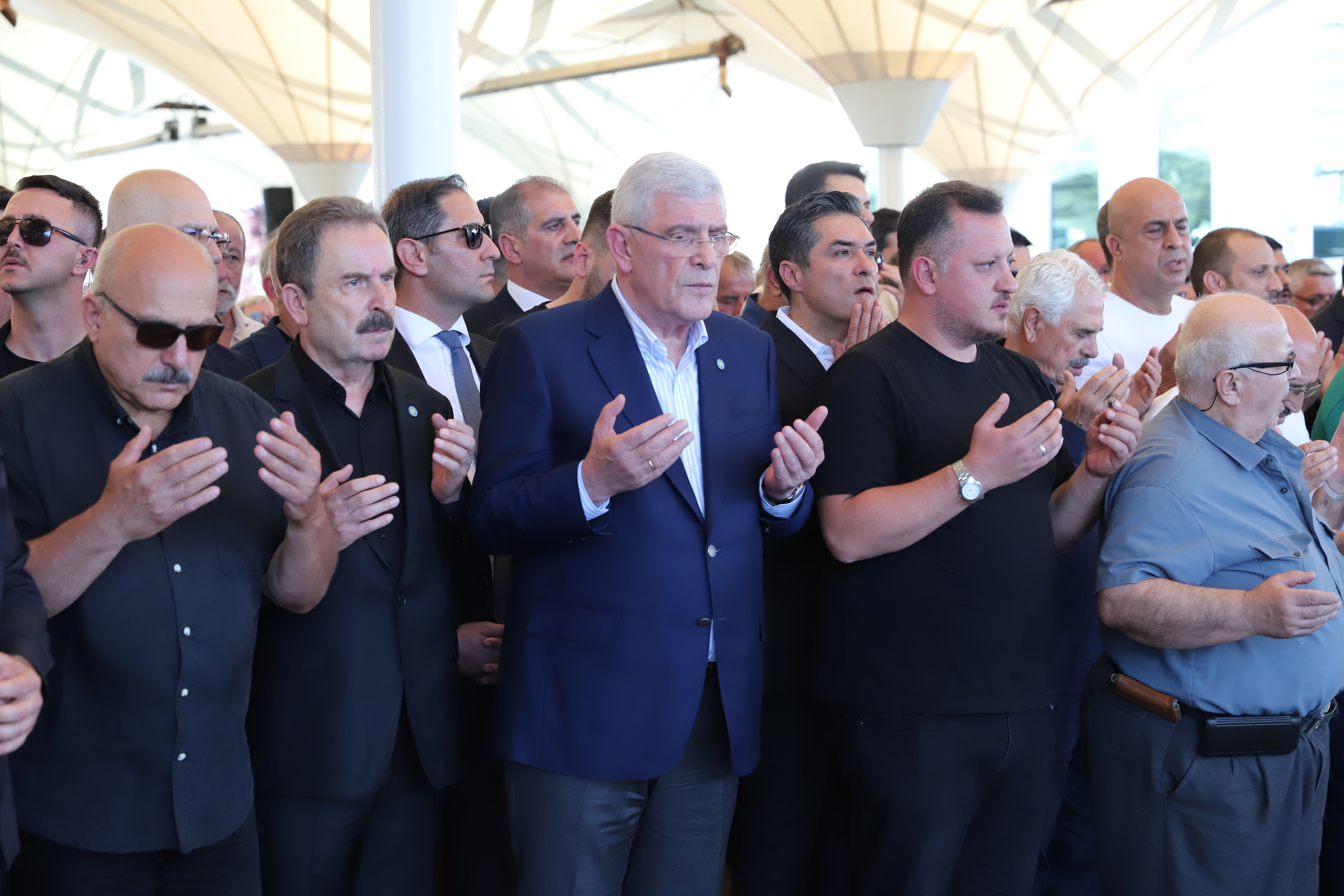 Dervişoğlu, Ülkü Ocakları Birliği Kurucu Genel Başkanı Doğan’ın cenazesine katıldı