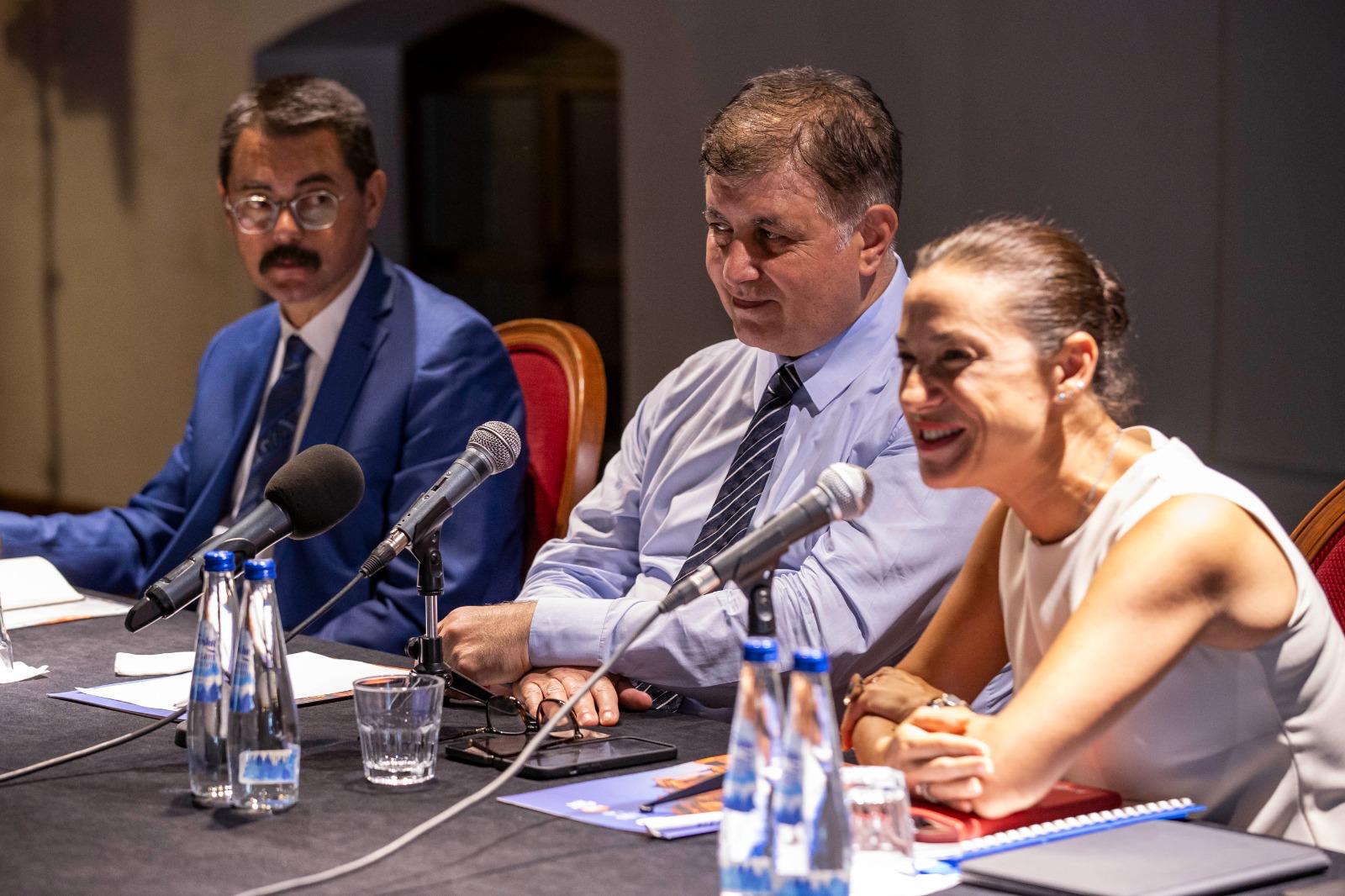 Başkan Tugay: Bu dönemde olabildiğince fazla sosyal konut yapmayı hedefliyoruz