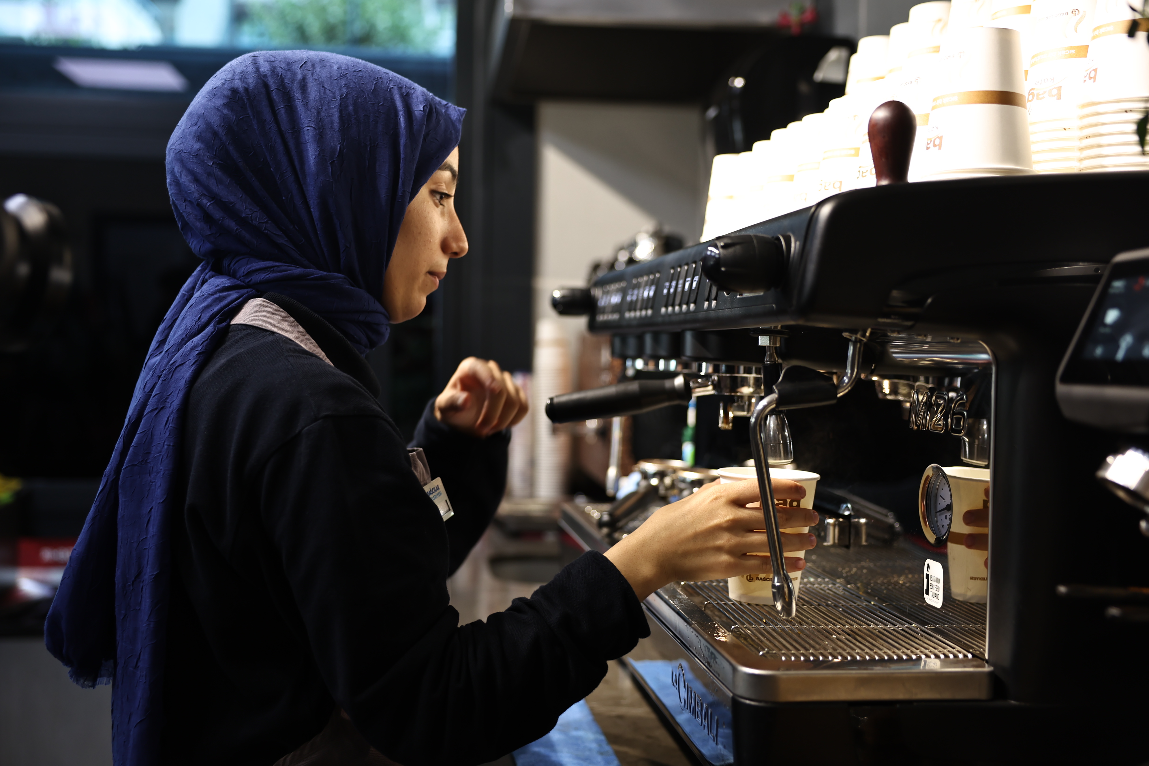 Bağcılar Belediyesi’ne bağlı Bağ-Kafe’de kursiyerler işe başladı