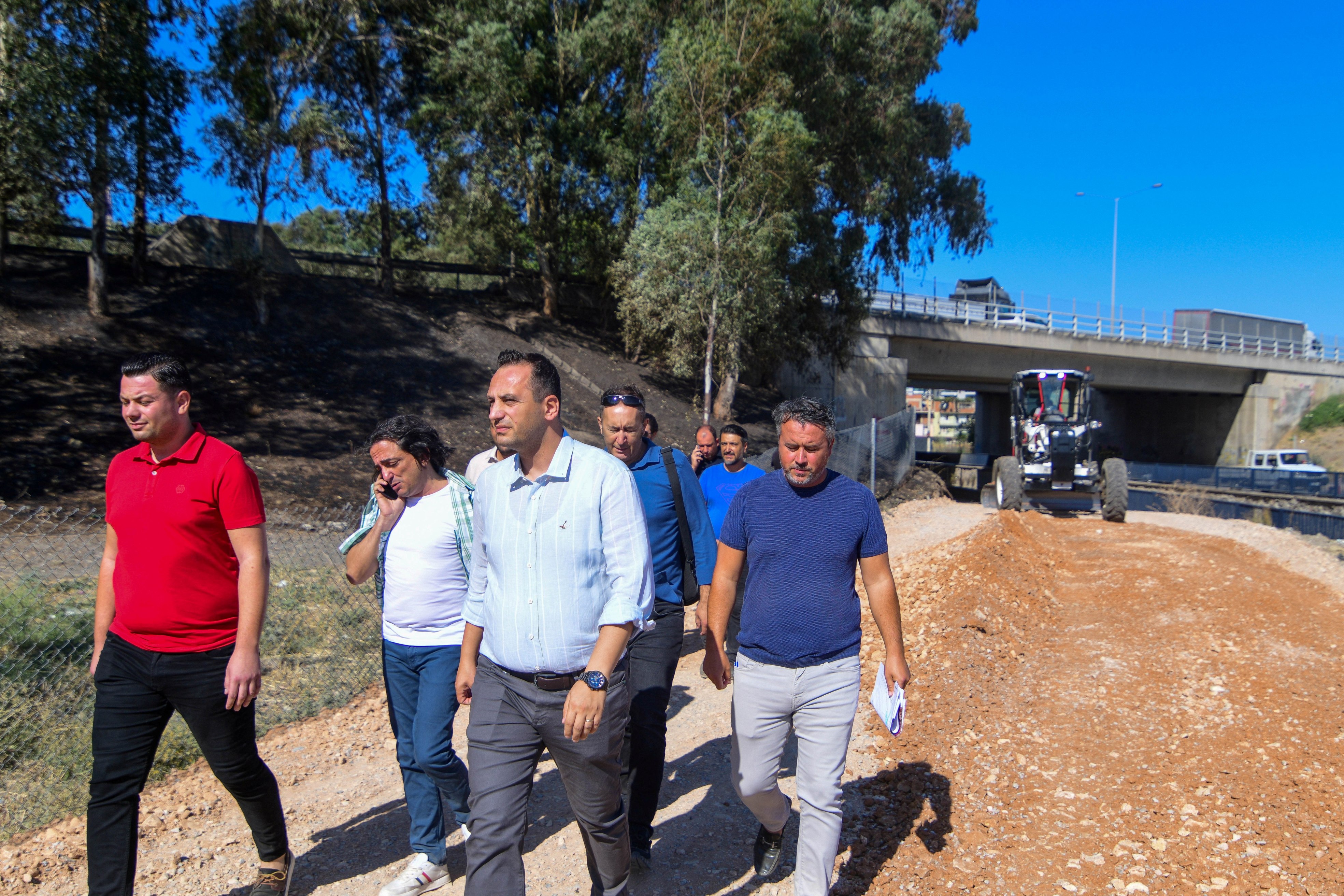 Bornova’da 6 bin 200 sokaktaki alternatif araç yolu yapım çalışmalarına başlandı