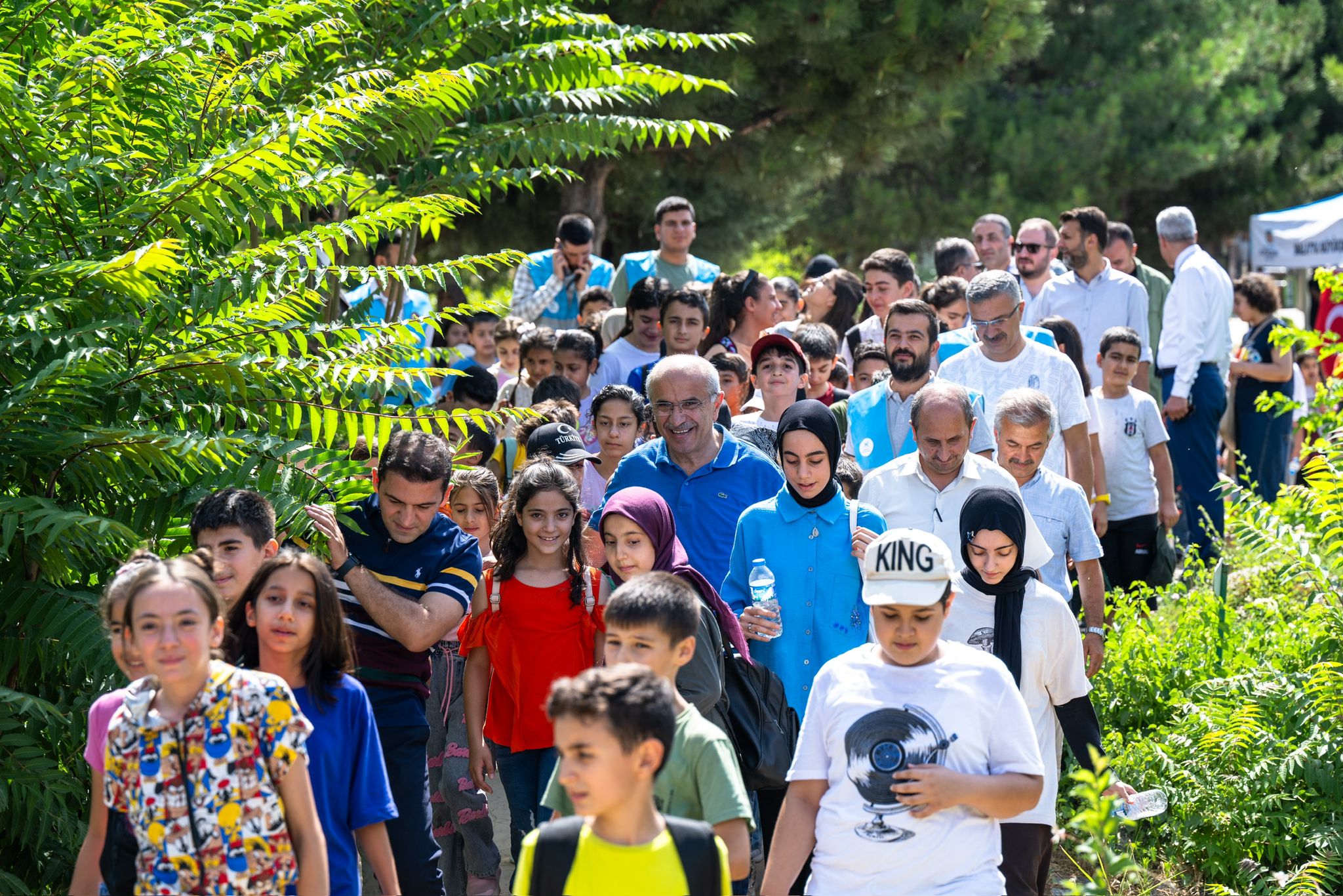 Başkan Er, Yaz Okulu öğrencileri ile doğa yürüyüşü yaptı