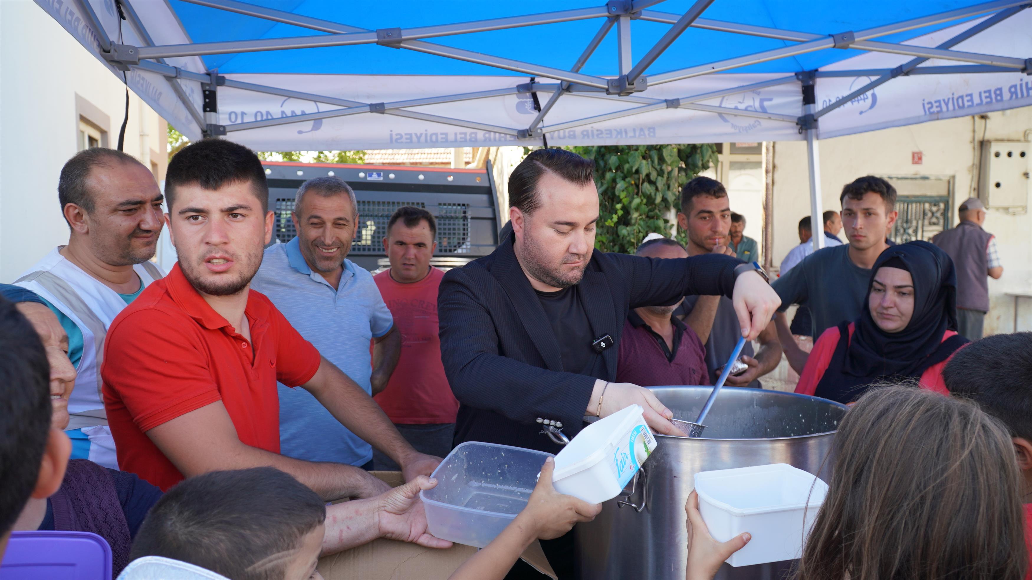 Balıkesir Büyükşehir Belediyesi, Macarlar ve Kabakdere’de aşure hayrı düzenledi