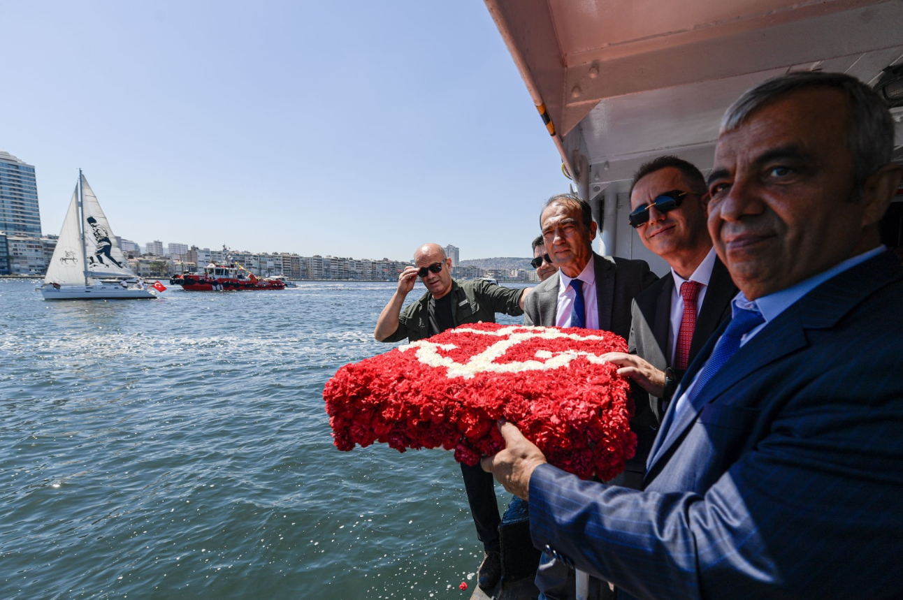 İzmir Körfezi’nde Kabotaj Bayramı kutlandı