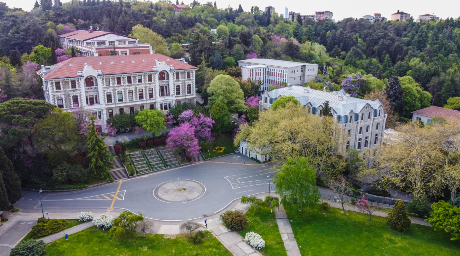 Boğaziçi Üniversitesi’nden dereceli öğrencilere aylık nakdi burs desteği