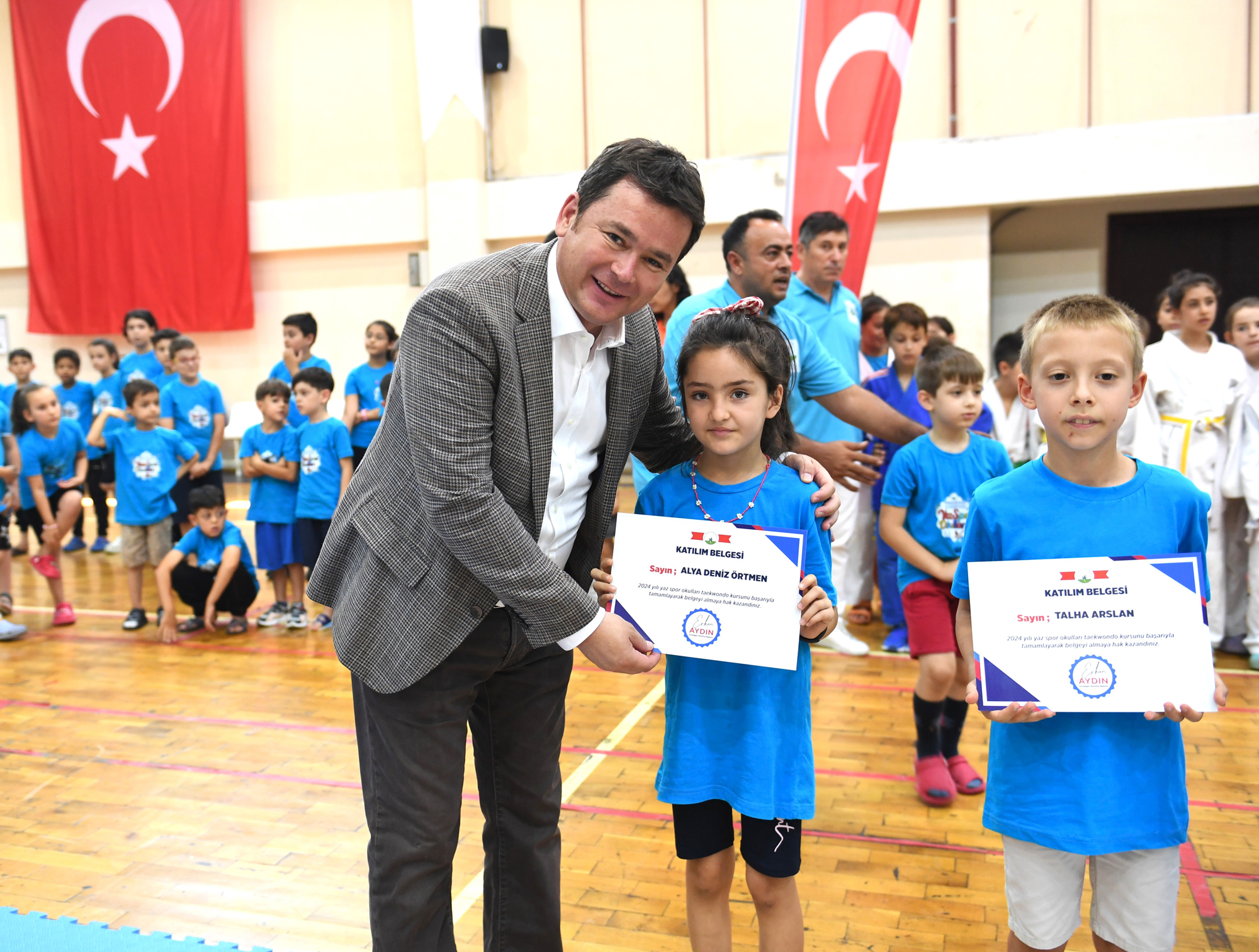 Başkan Aydın, genç judo ve taekwondoculara sertifikalarını verdi