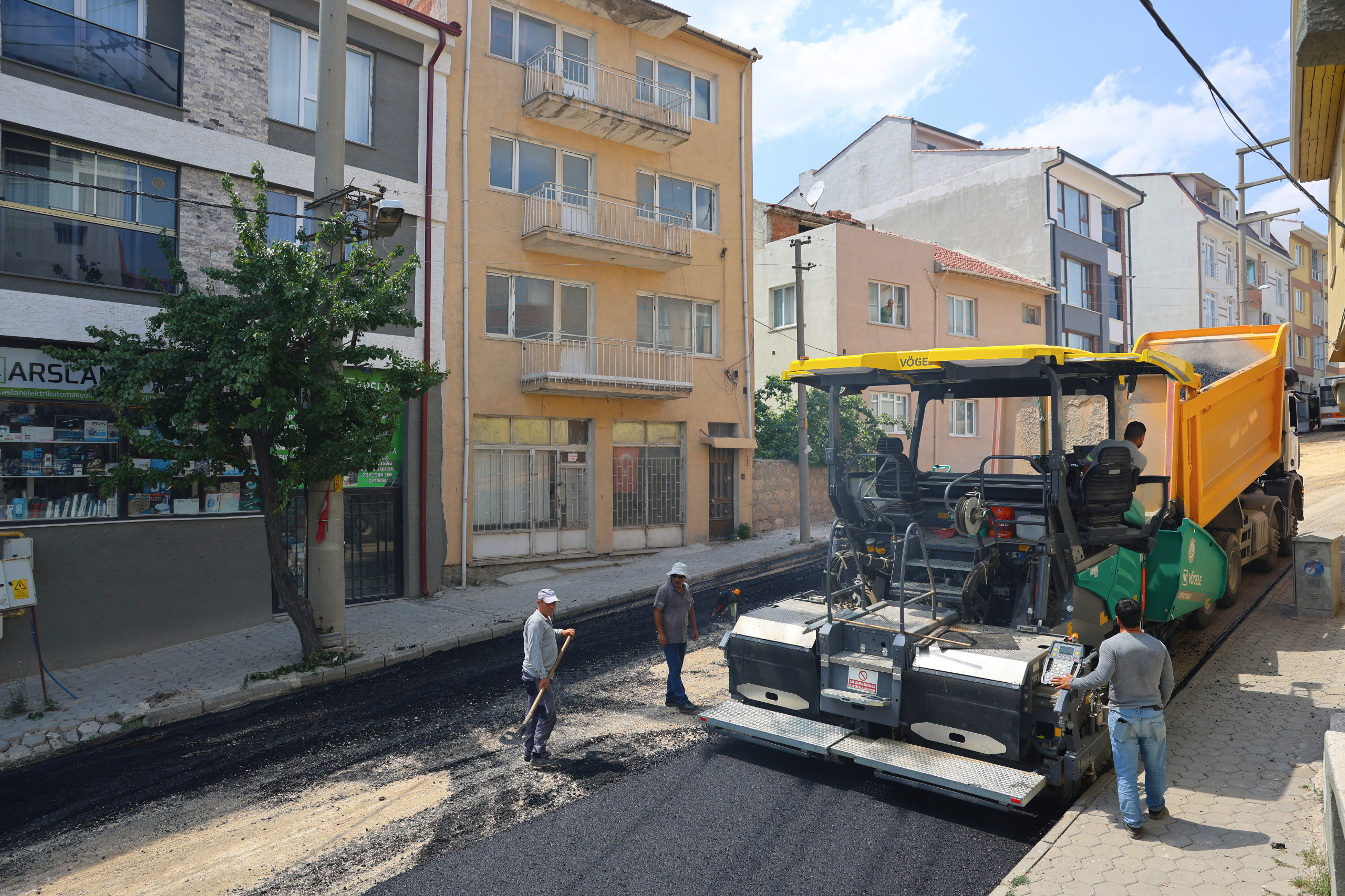 Eskişehir’de yol yenileme, bakım ve onarım çalışmaları sürüyor