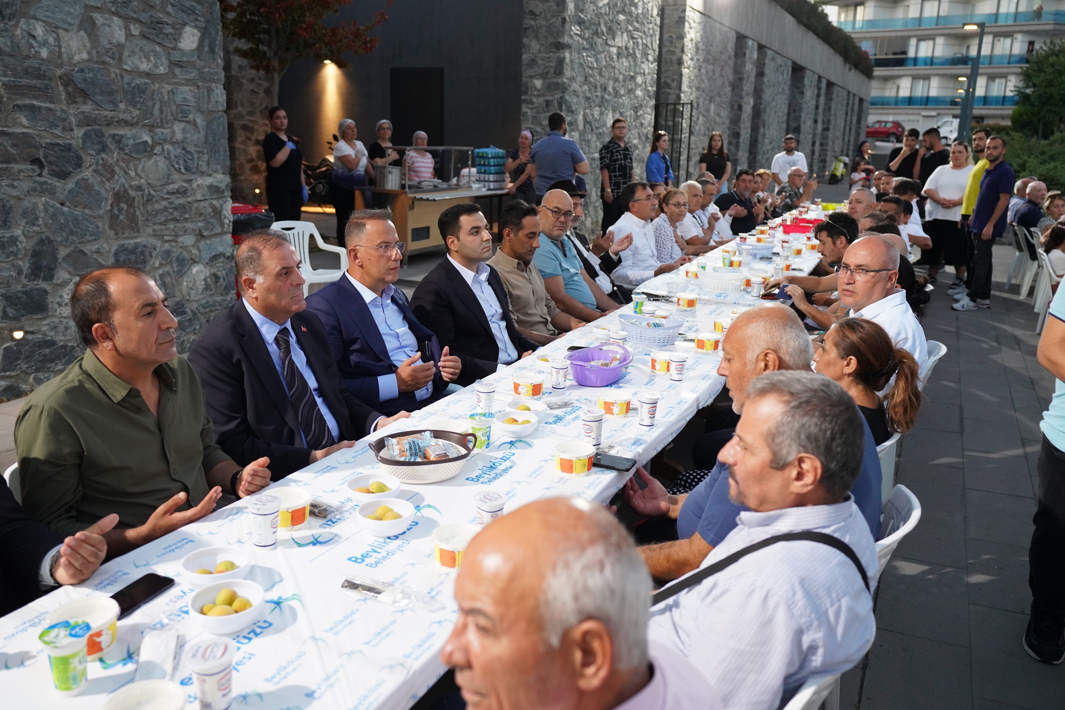 Başkan Çalık, vatandaşlarla oruç açtı