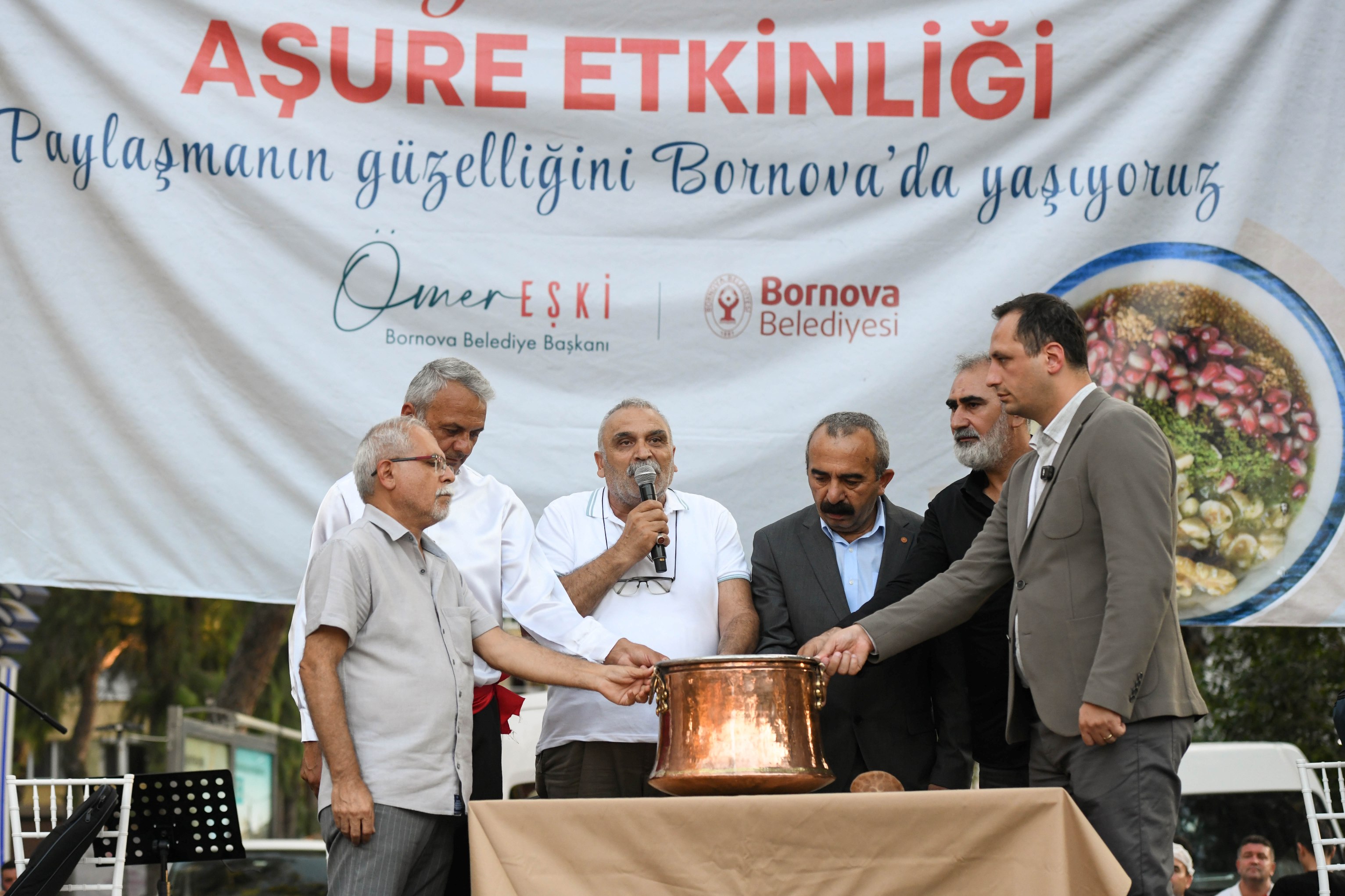 Bornova’da Geleneksel Aşure Günü etkinliği düzenlendi