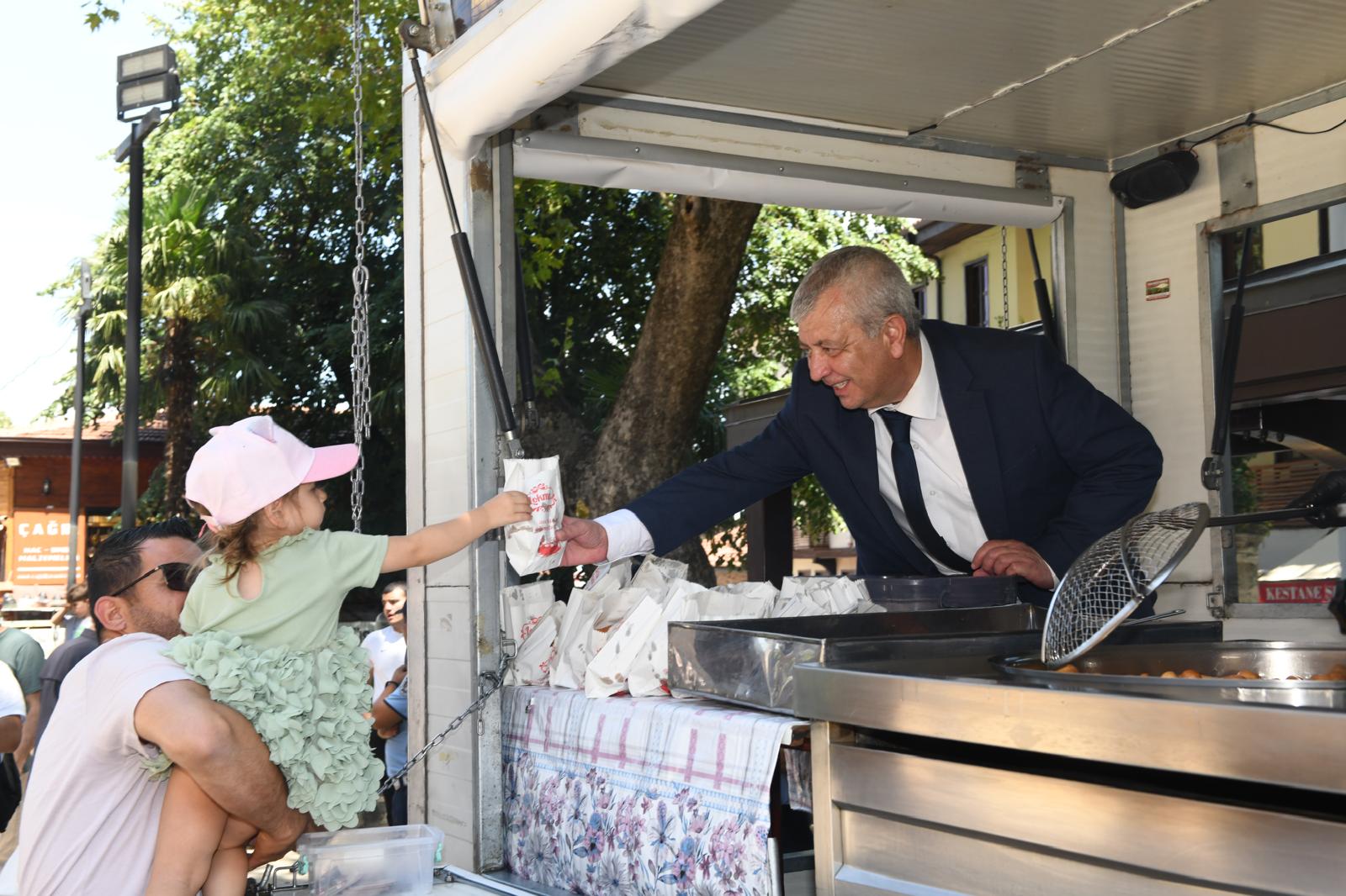 Osmangazi’de 15 Temmuz şehitleri için lokma ikramı yapıldı