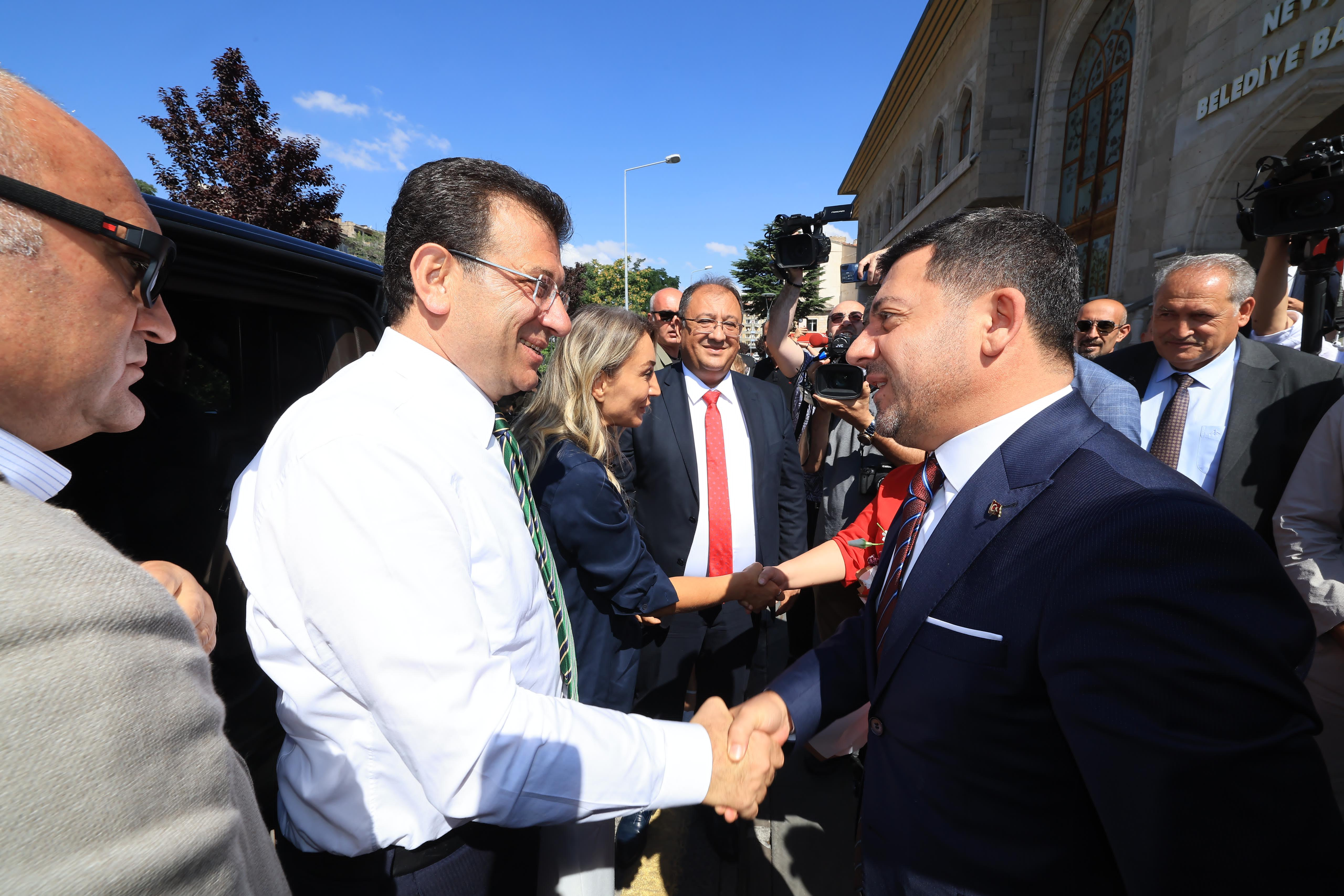 İmamoğlu: Yerel demokrasi için, yerelin güçlenmesi için çok mücadele edeceğiz