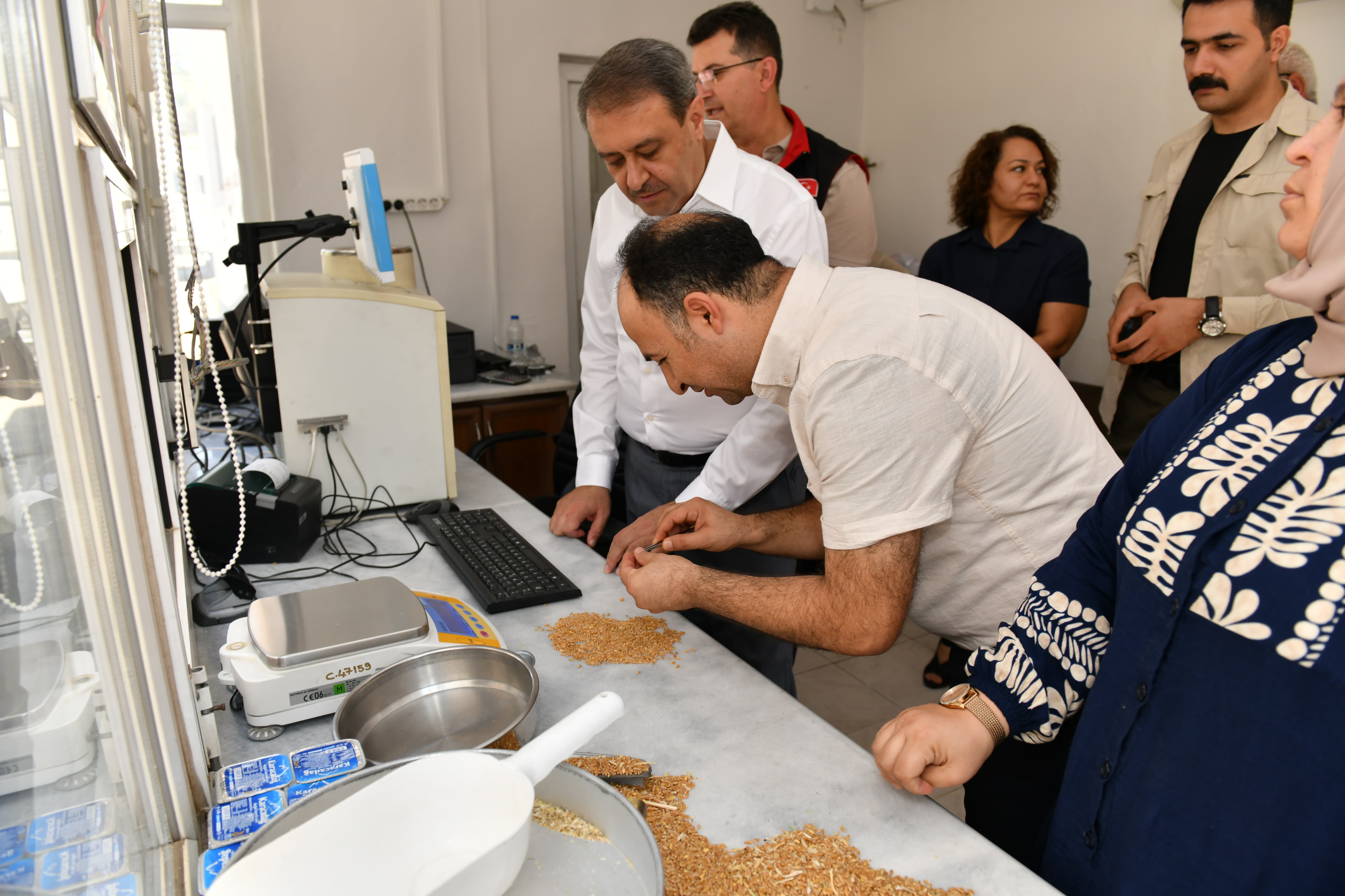 Vali Şıldak, Toprak Mahsulleri Ofisi’ni ziyaret etti