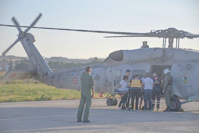 Deniz Kuvvetleri Komutanlığına ait helikopter ile bir vatandaşın tahliyesi sağlandı